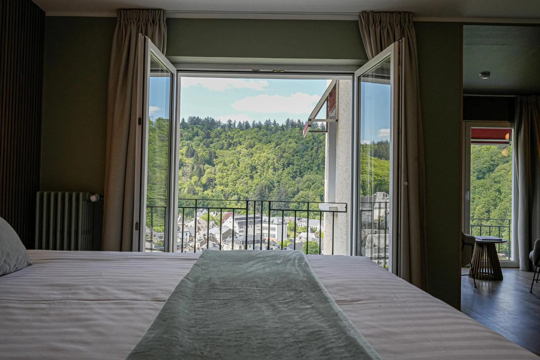 View (from property/room), Bed in Hôtel Panorama - Vue exceptionnelle sur la Semois