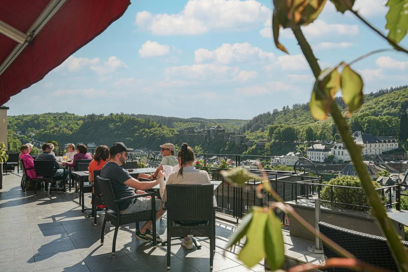 People in Hôtel Panorama - Vue exceptionnelle sur la Semois