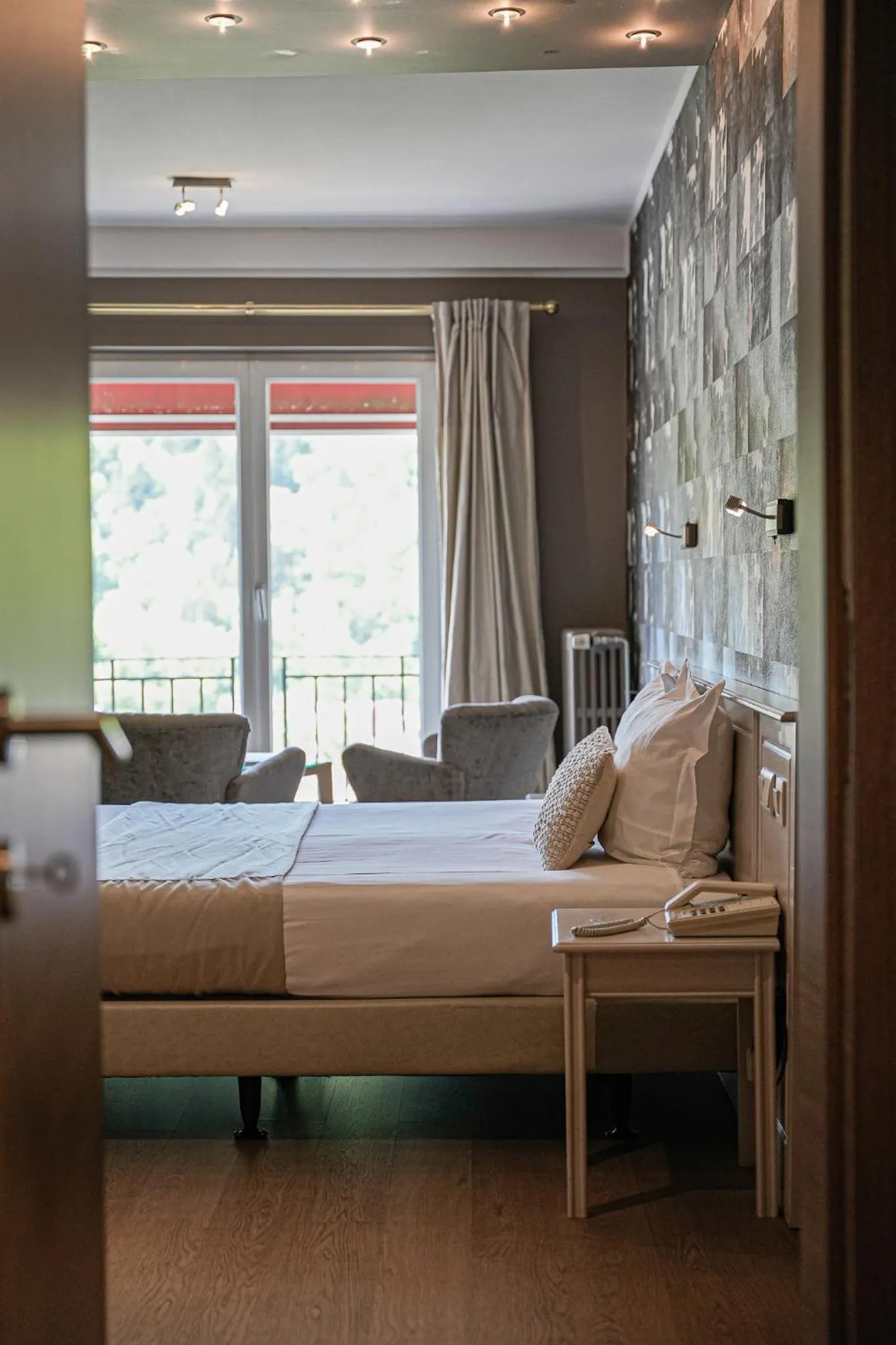 Bedroom, Bed in Hôtel Panorama - Vue exceptionnelle sur la Semois