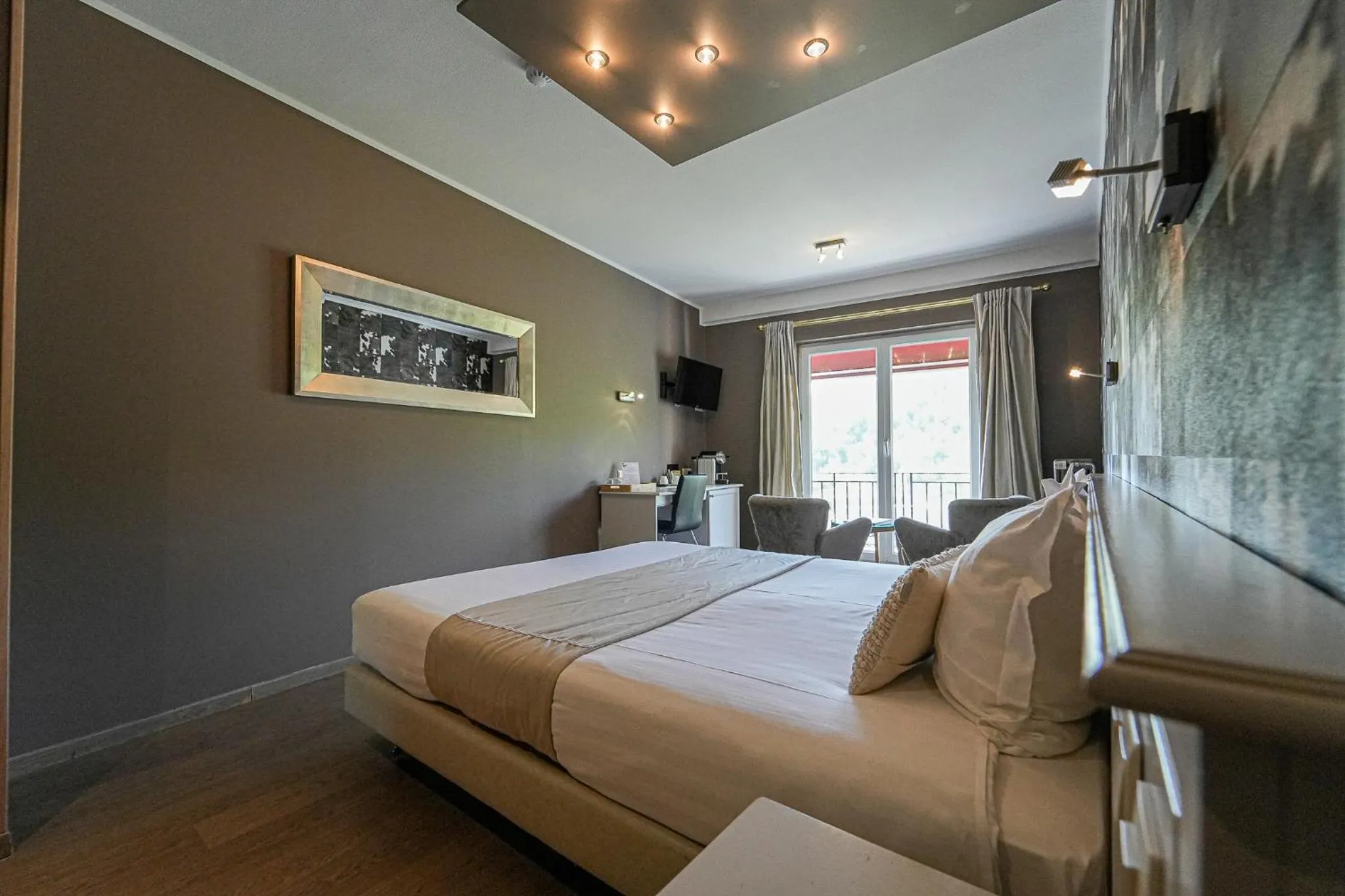 Bedroom, Bed in Hôtel Panorama - Vue exceptionnelle sur la Semois