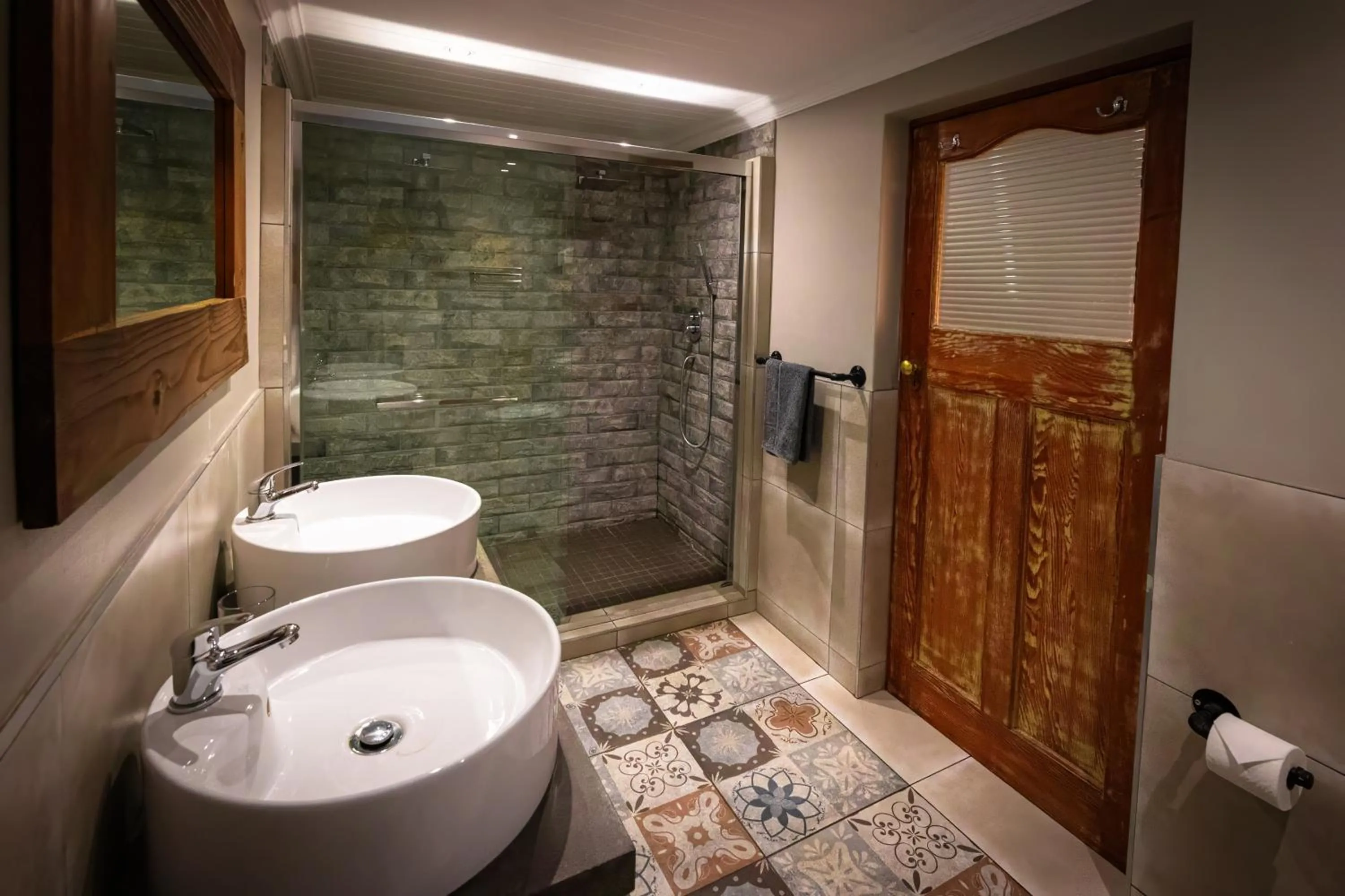 Shower in Telos at Reitz