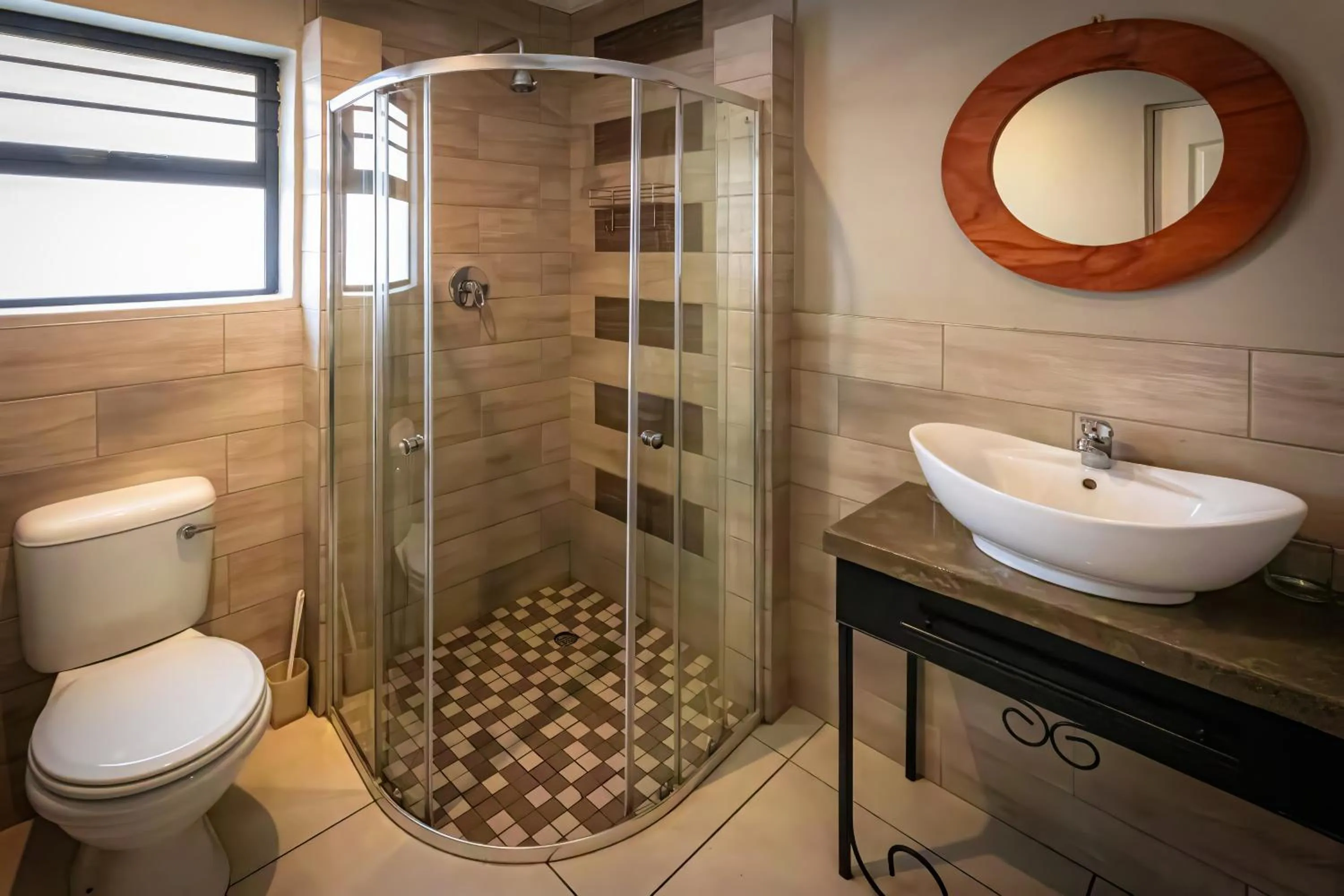 Shower in Telos at Reitz