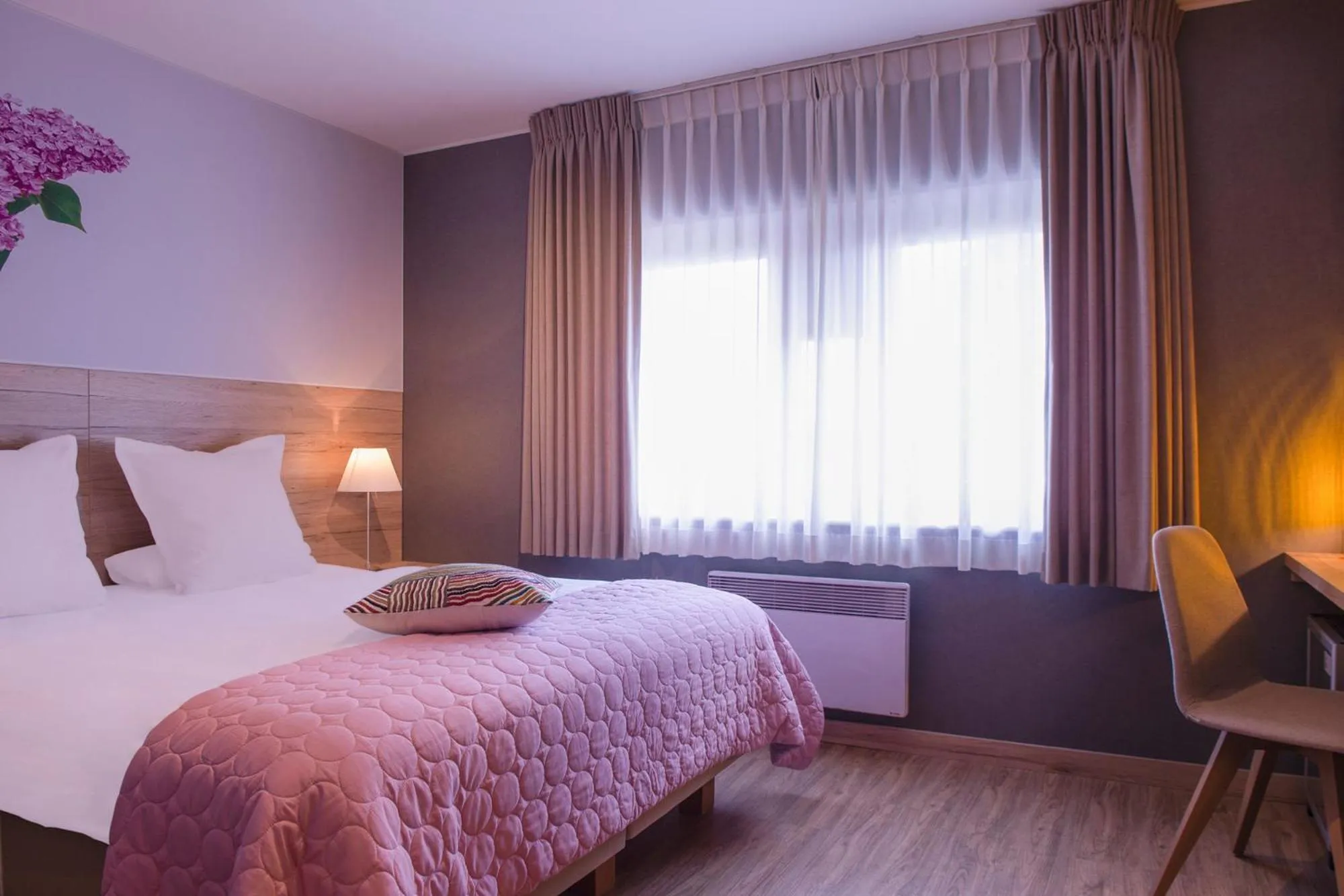 Bed in Hostellerie du Peiffeschof, The Originals Relais