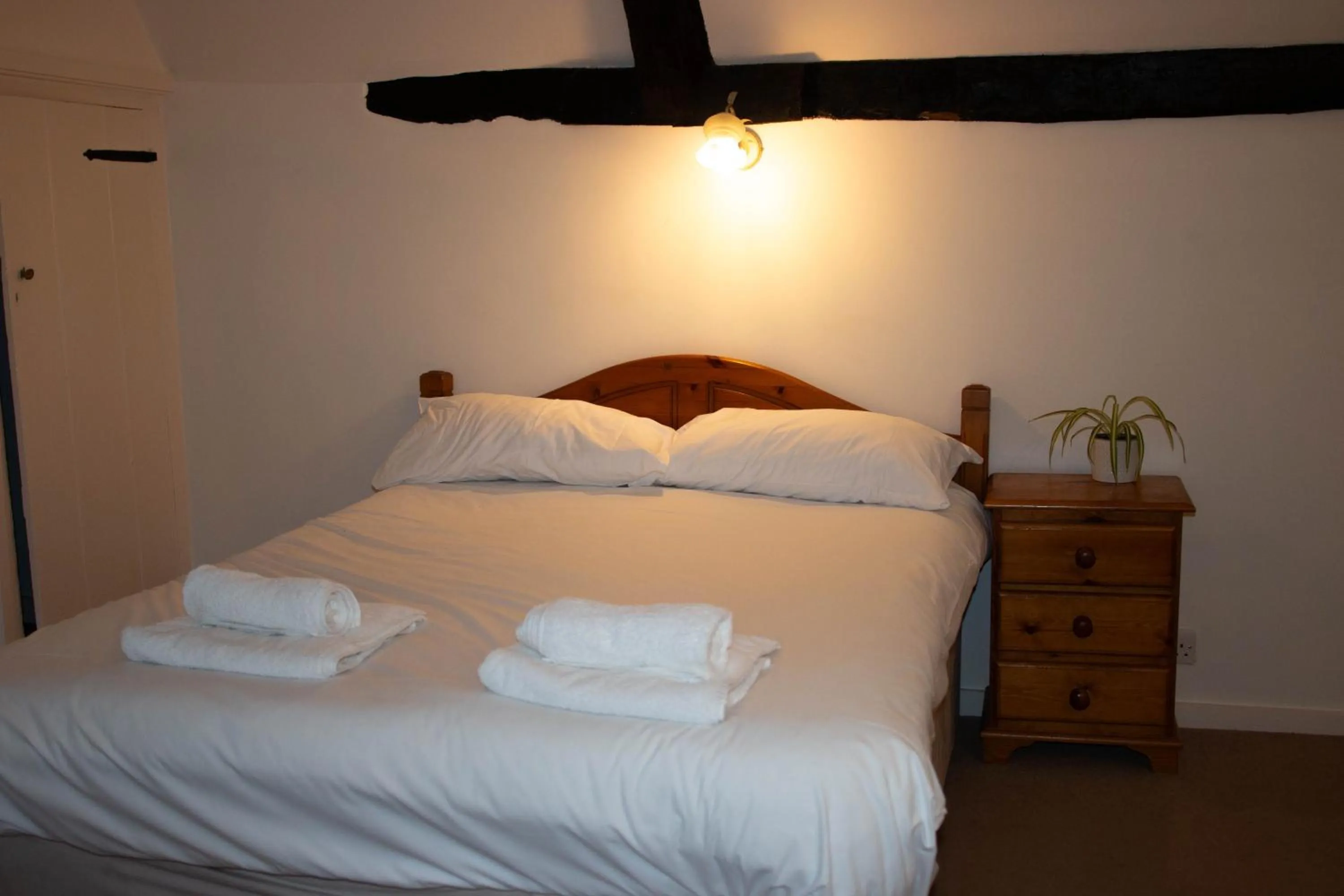 Bed in Chalk Farm LDC