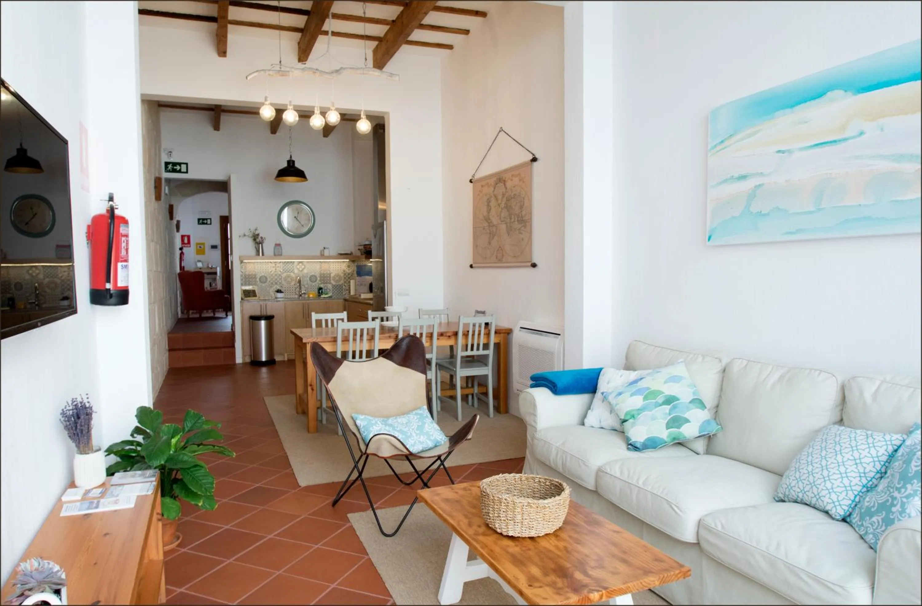 Communal lounge/ TV room in My Rooms Ciutadella Adults Only by My Rooms Hotels TI