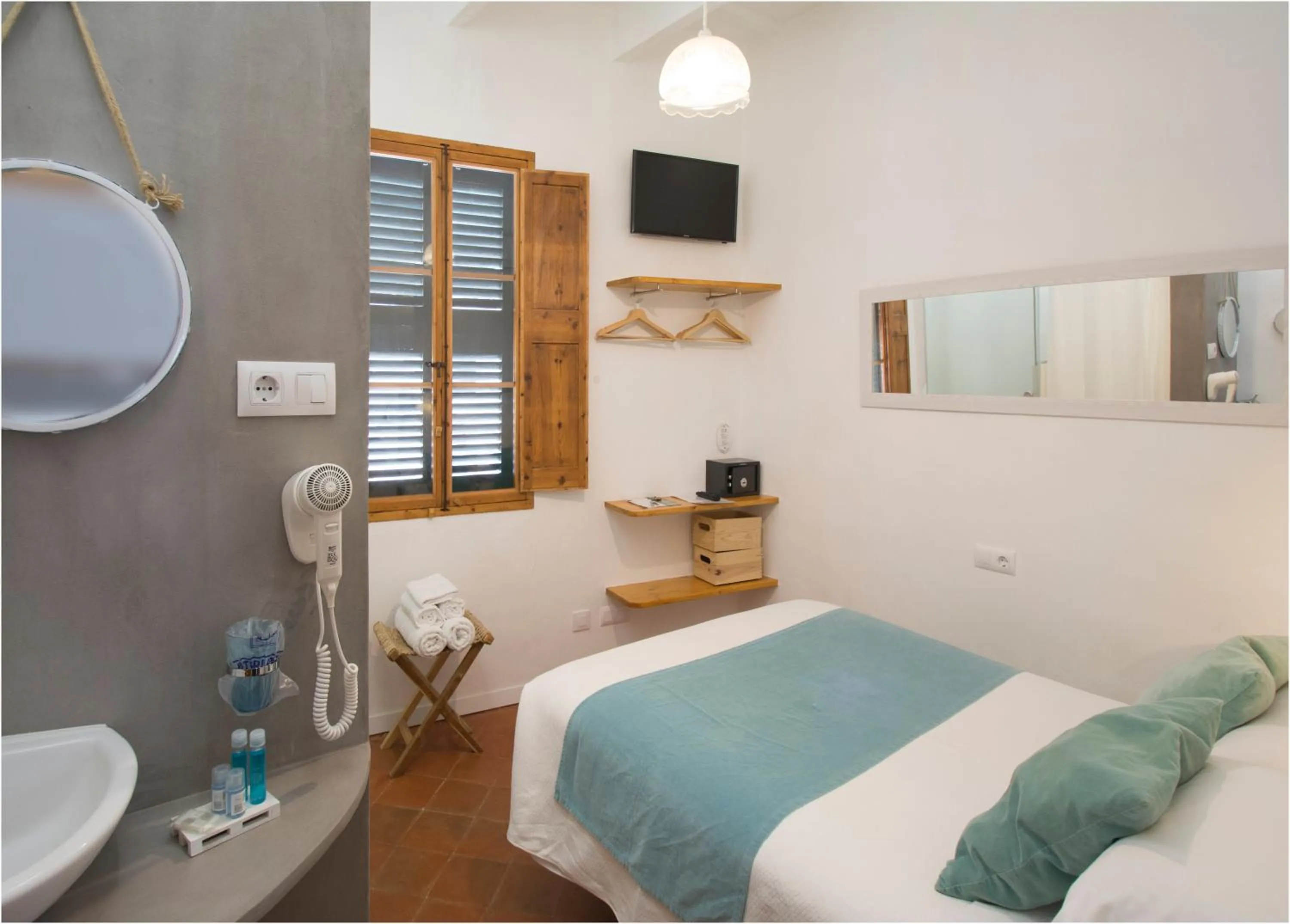 Toilet, Bed in My Rooms Ciutadella Adults Only by My Rooms Hotels TI