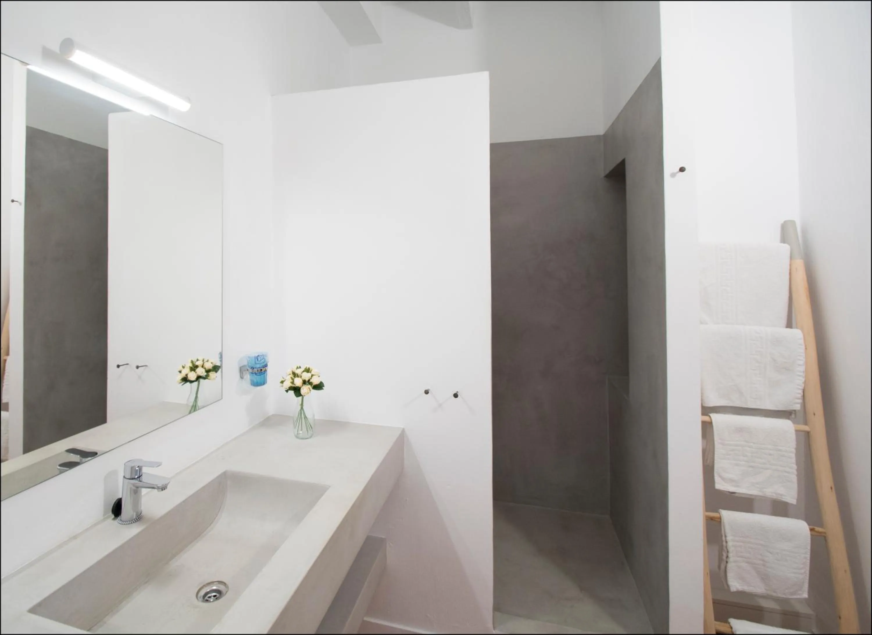 Bathroom in My Rooms Ciutadella Adults Only by My Rooms Hotels TI