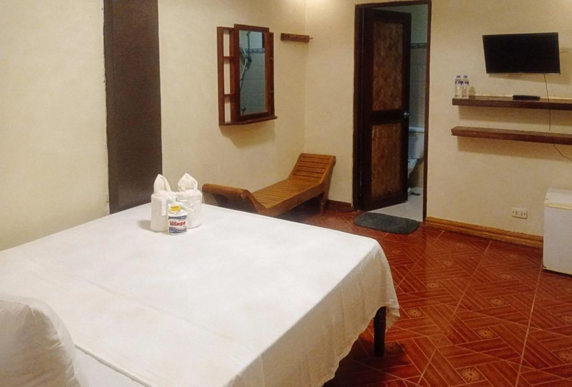 Bed in RedDoorz at Amphibi-ko Resort Palawan