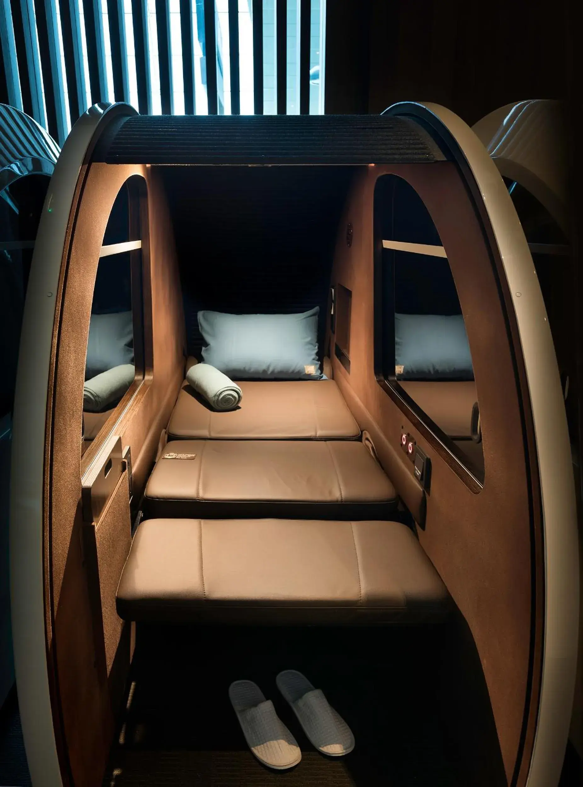 Single Igloo Pod – 10 Hour Day/Evening Stay from 13:00-23:00 hrs (1pm-11pm) - single occupancy in Sleepover Terminal 3, Concourse A - formerly sleep 'n fly Single Igloo Pod – 10 Hour Day/Evening Stay from 13:00-23:00 hrs (1pm-11pm) - single occupancy in Sleepover Terminal 3, Concourse A - formerly sleep 'n fly