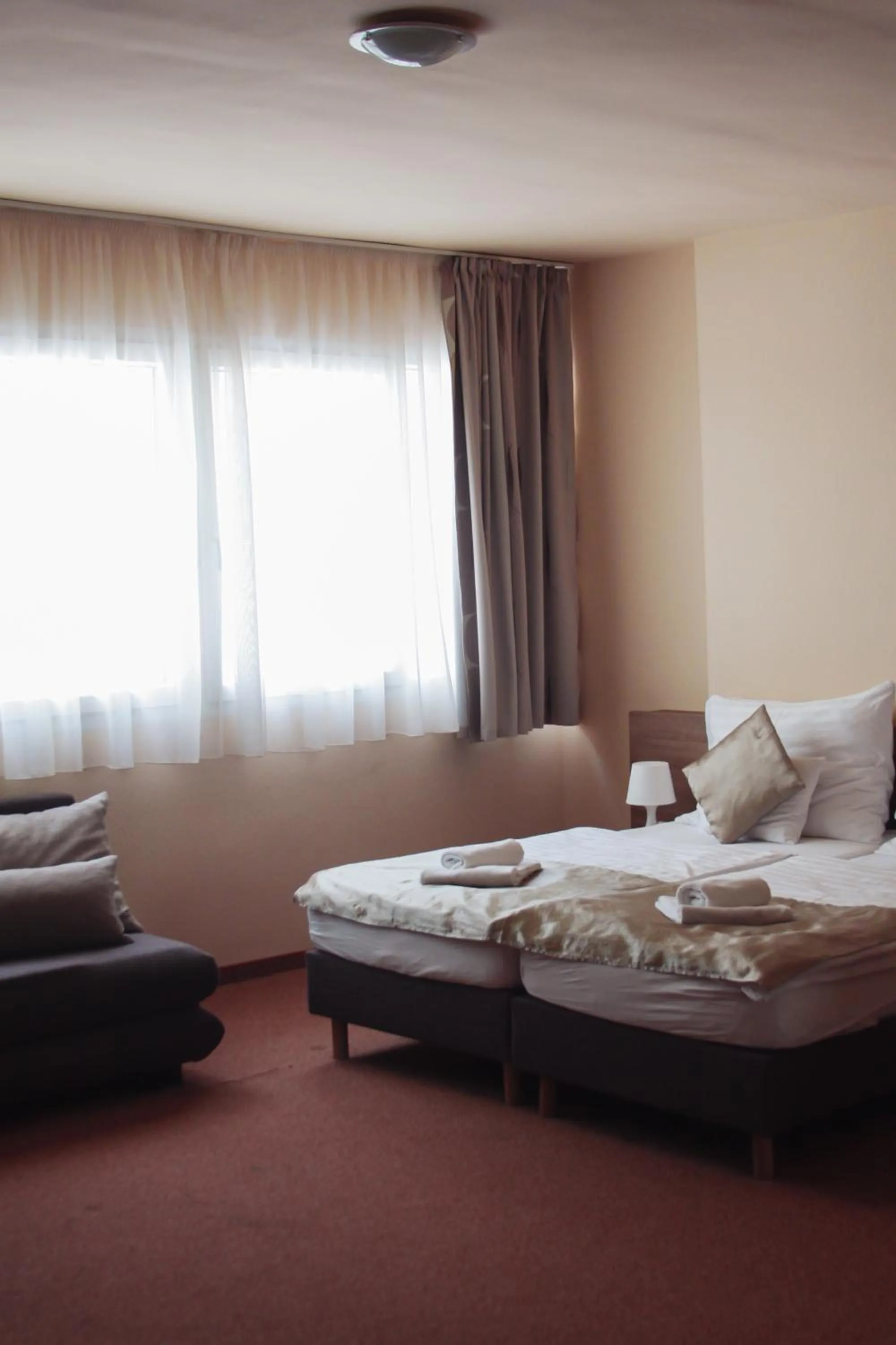 Bed in Centrooms Eger