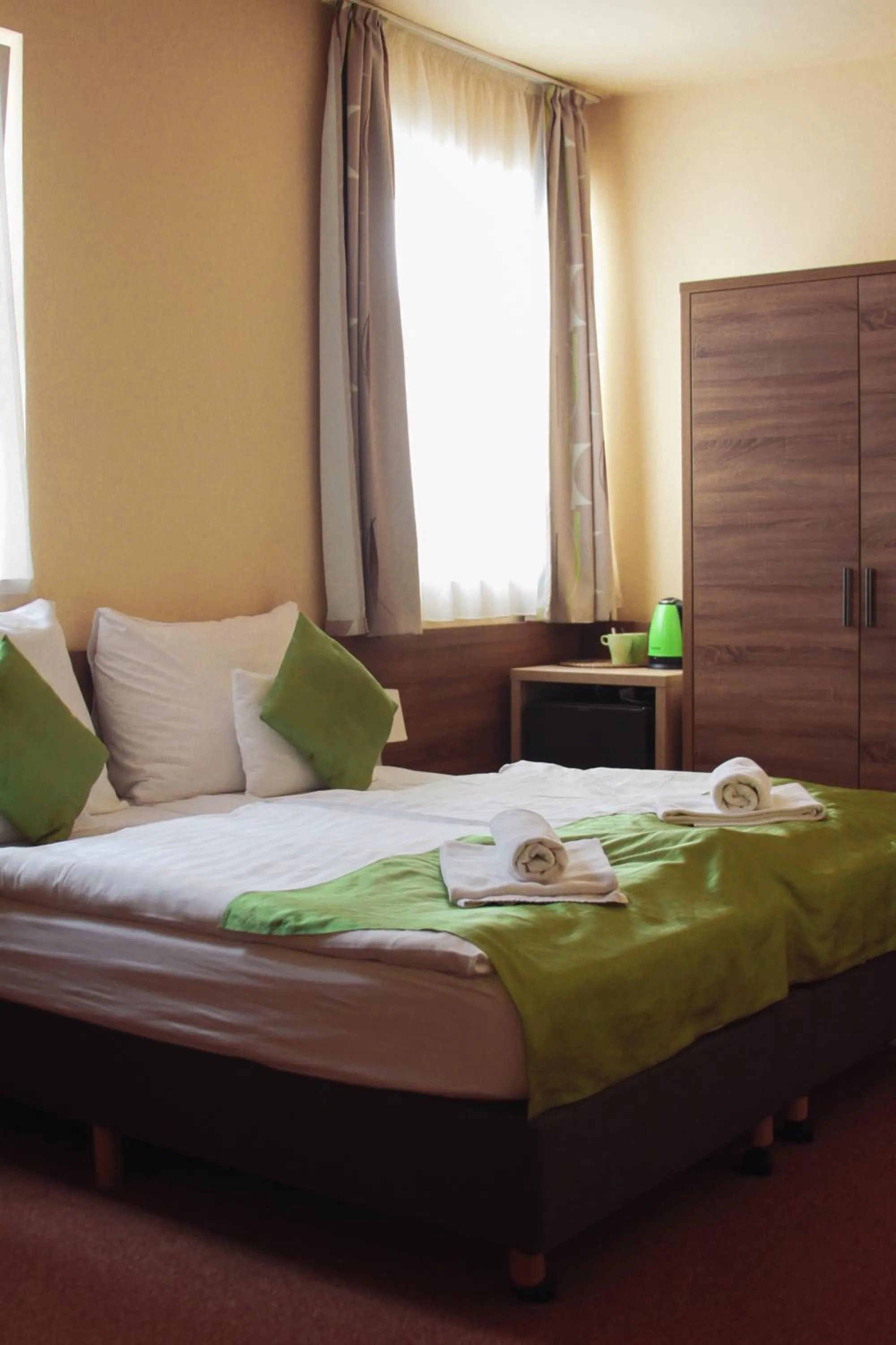 Bed in Centrooms Eger