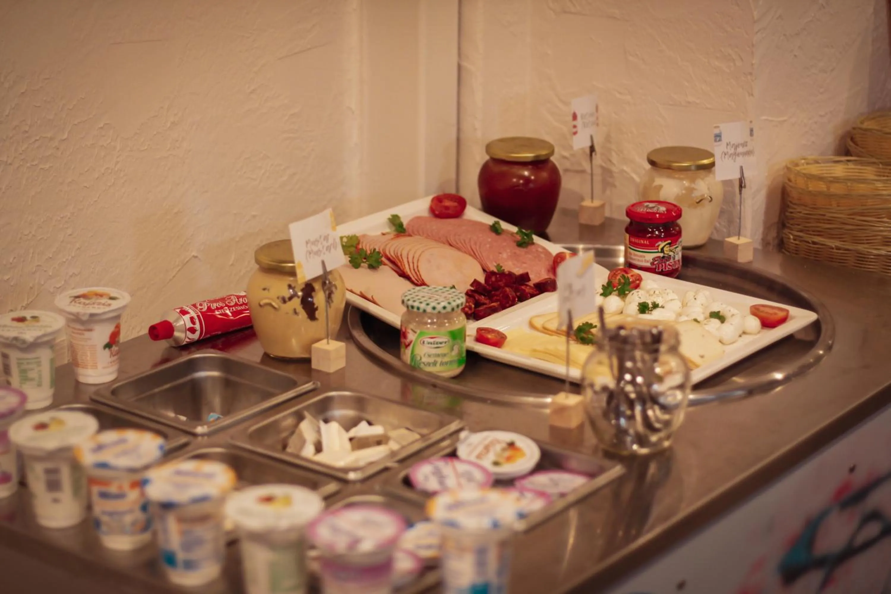 Food in Centrooms Eger