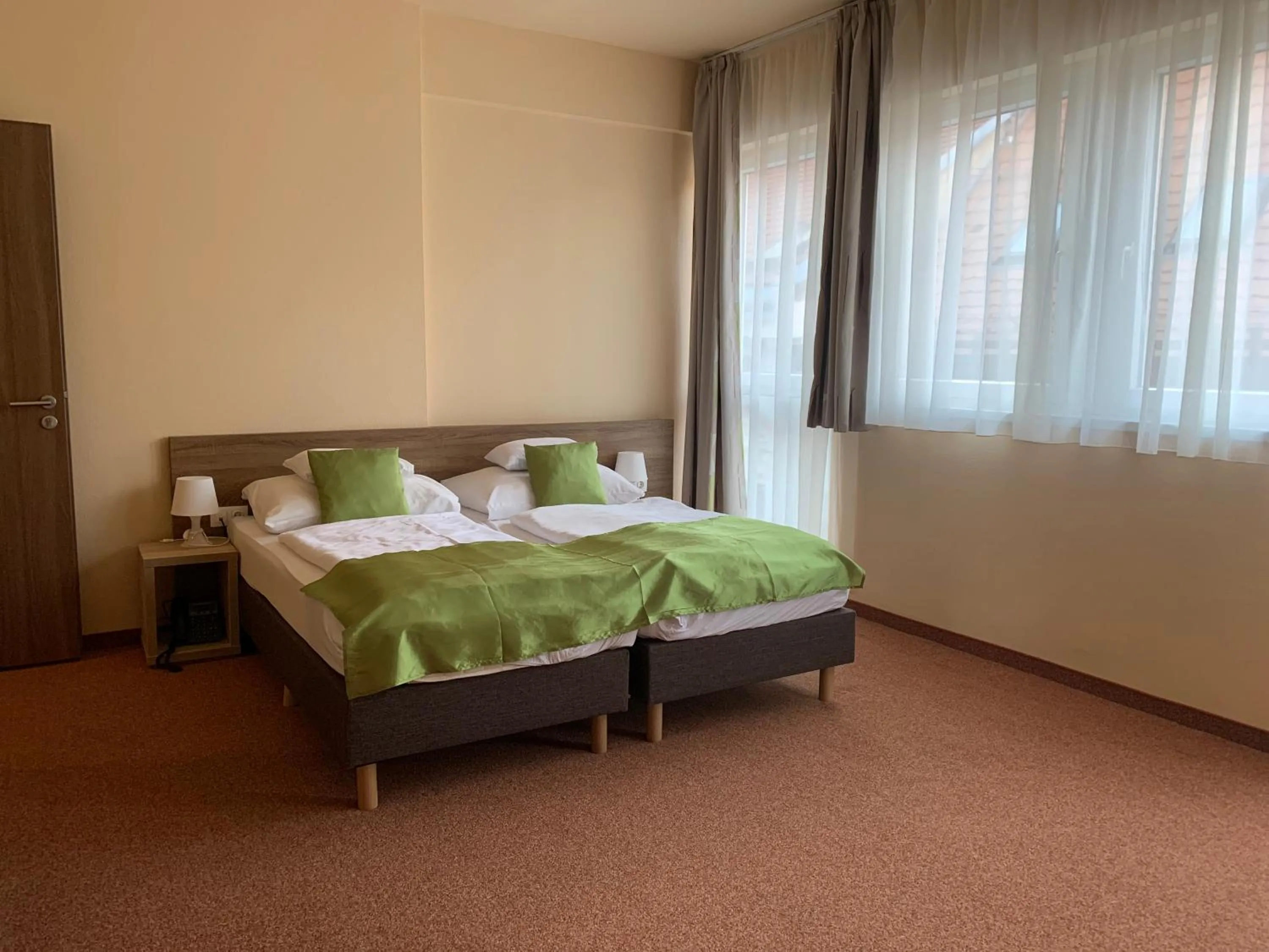 Photo of the whole room, Bed in Centrooms Eger