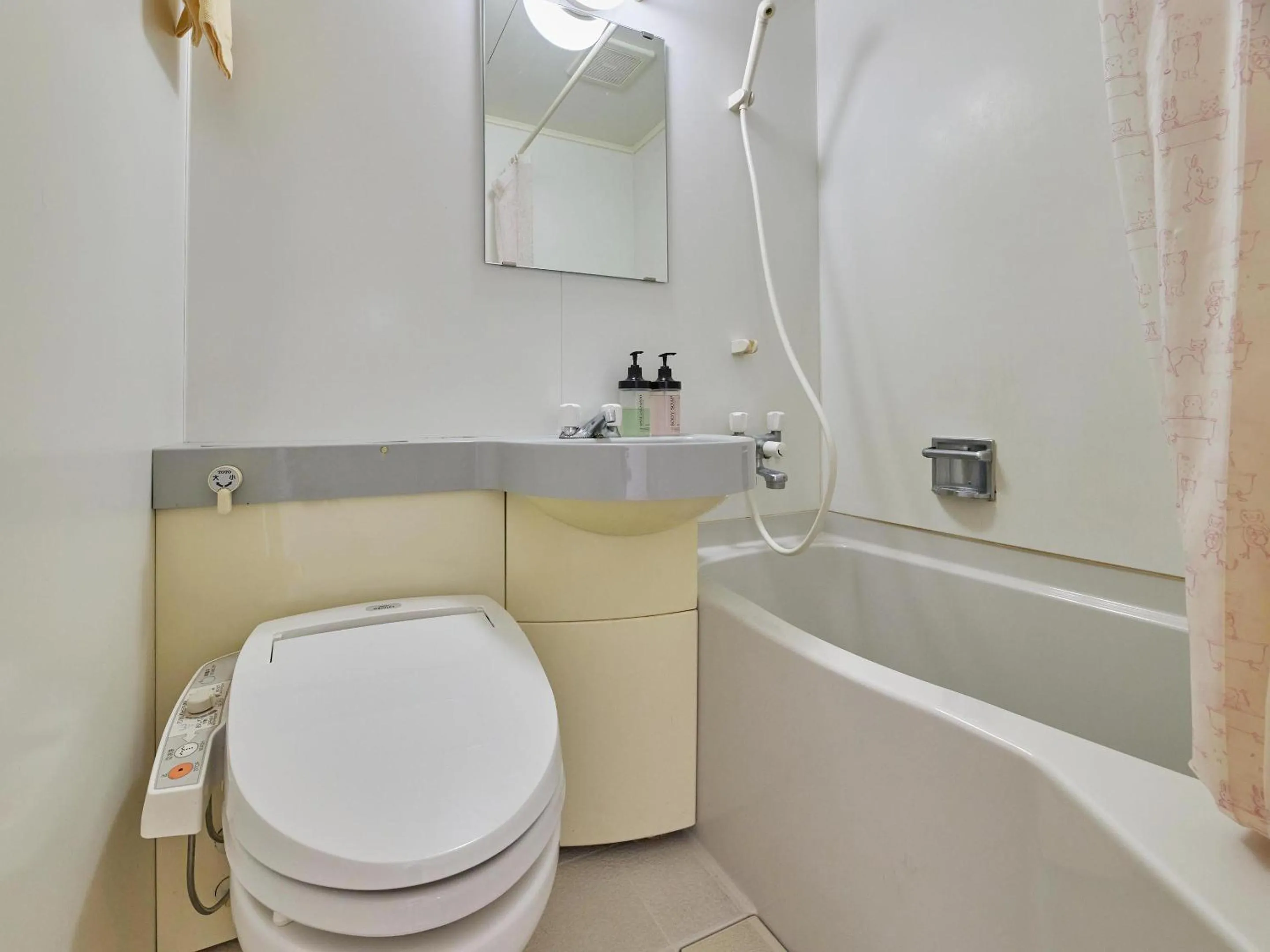 Toilet in Kumagaya Royal Hotel Suzuki