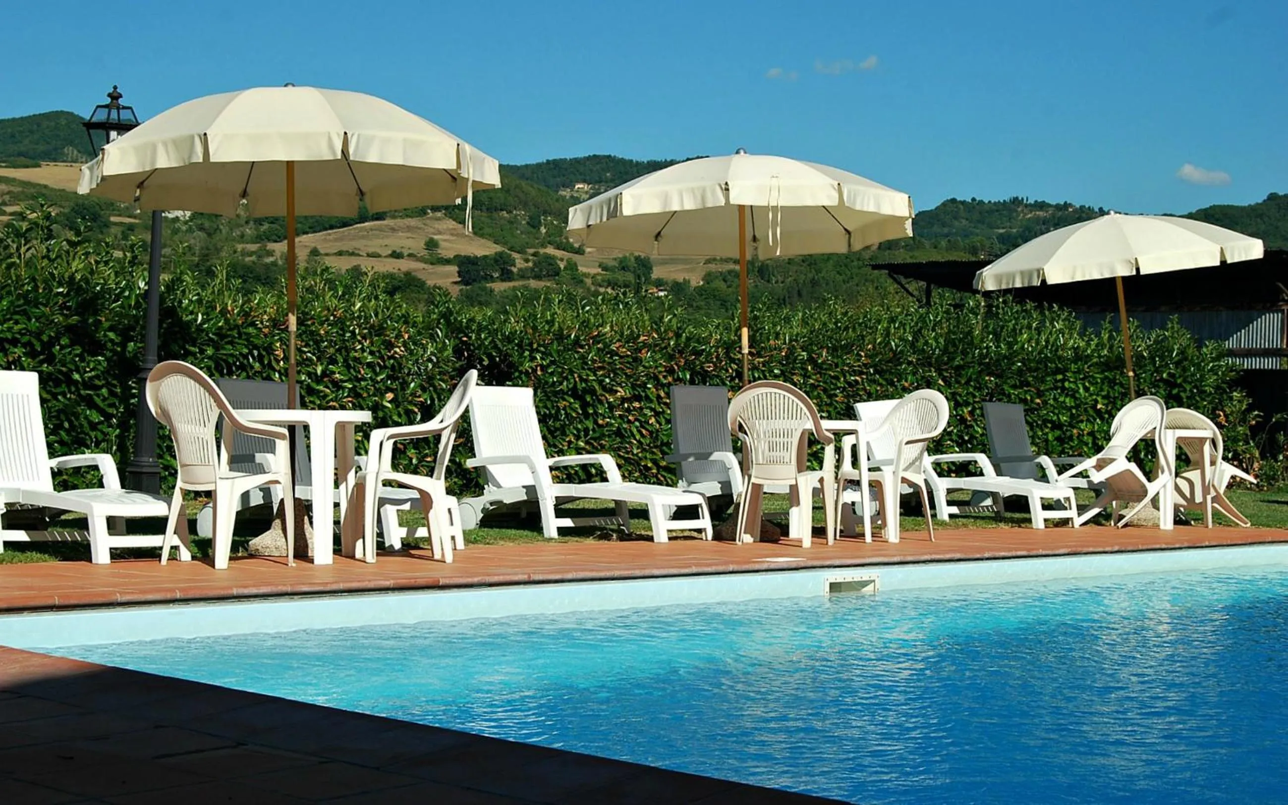 Swimming pool in Villa Marisel