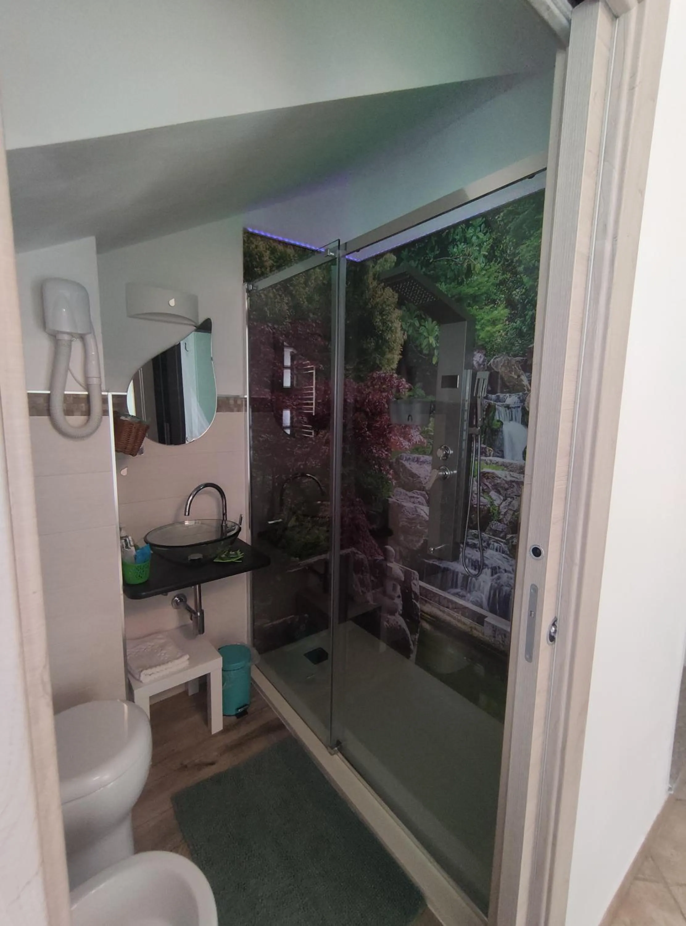 Shower in B&B Elfo degli Ulivi