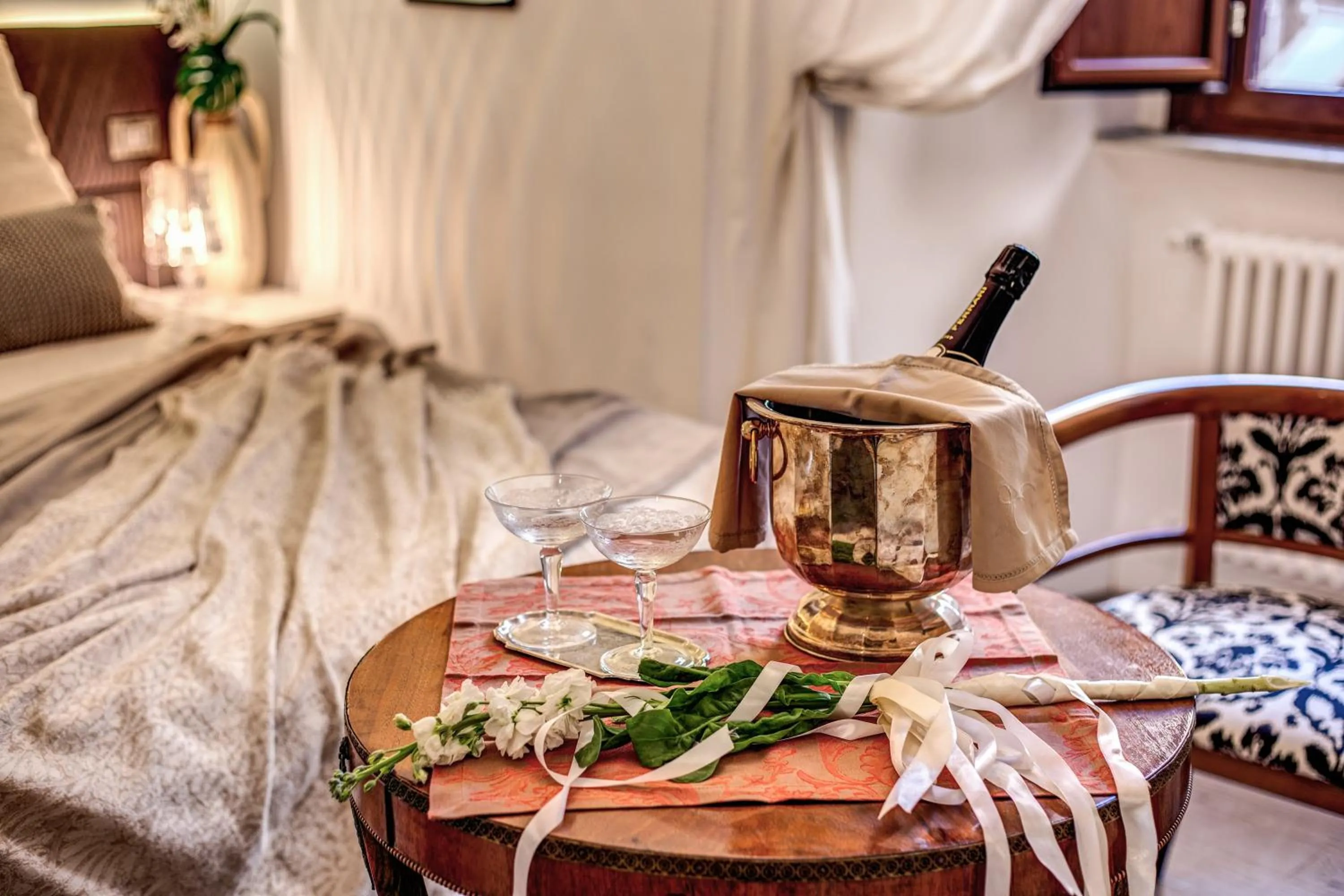 Decorative detail in Approdo Ripetta