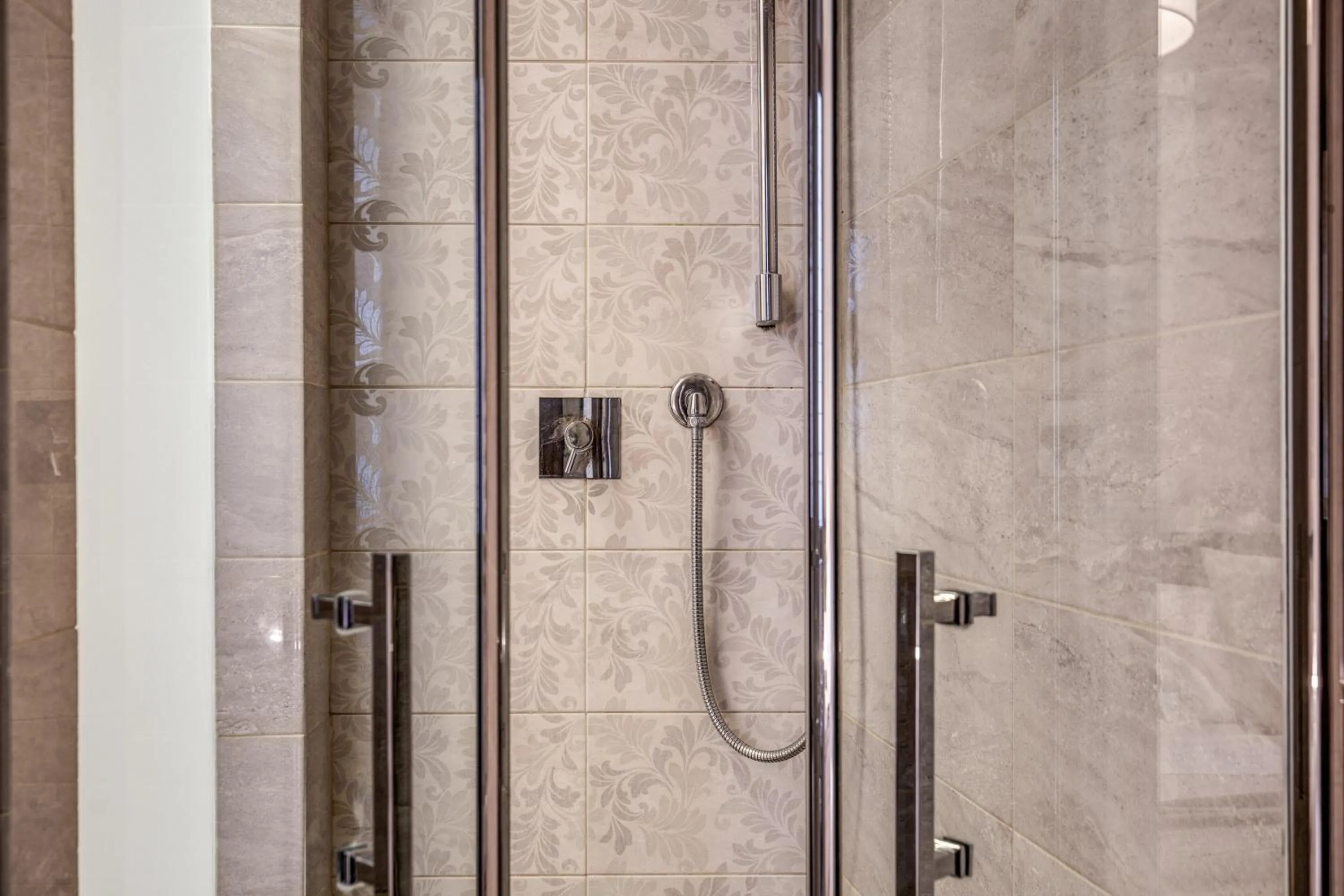 Shower in Approdo Ripetta