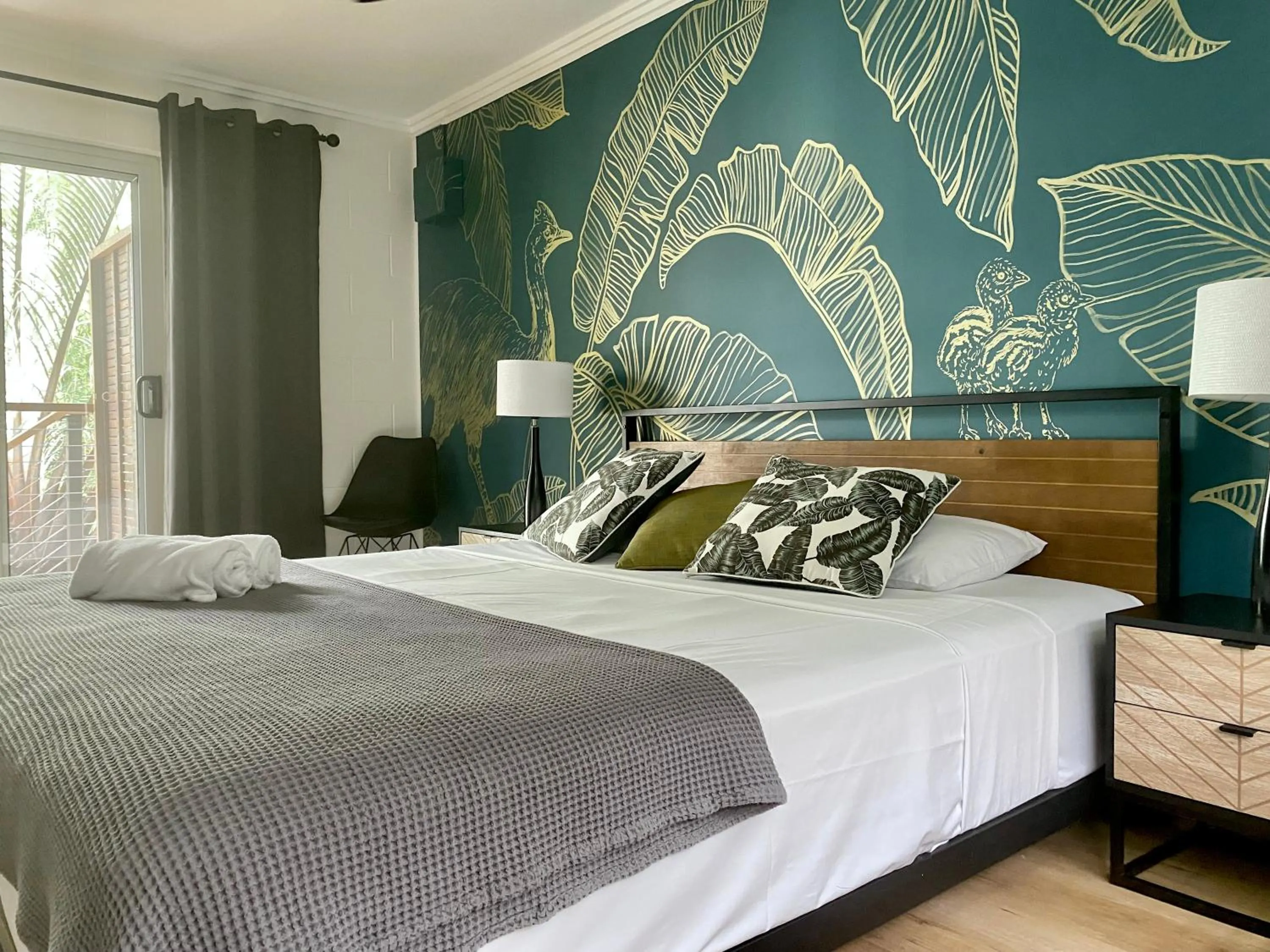 Bedroom, Bed in The Palms At Palm Cove