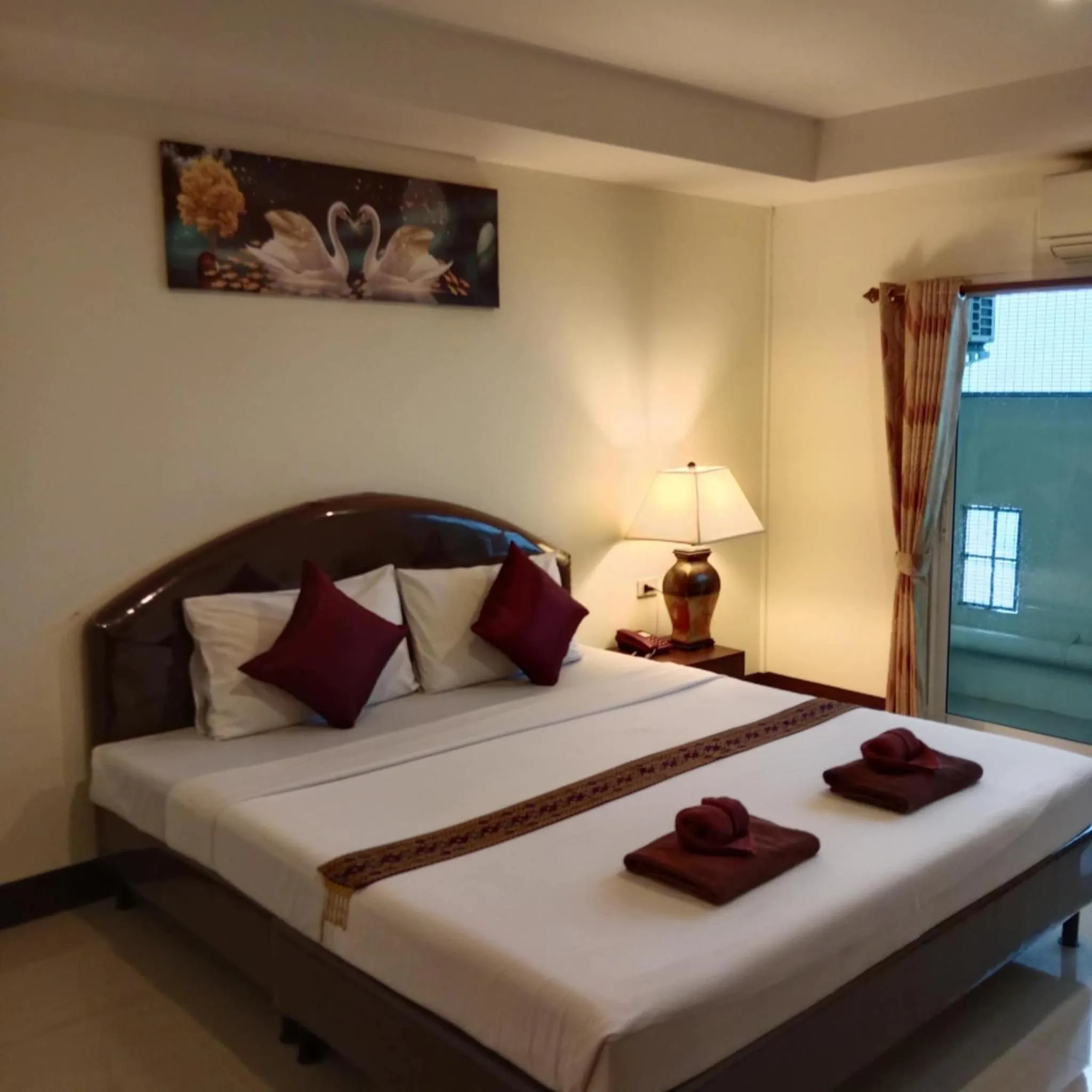 Bed in Pearl Place Hotel