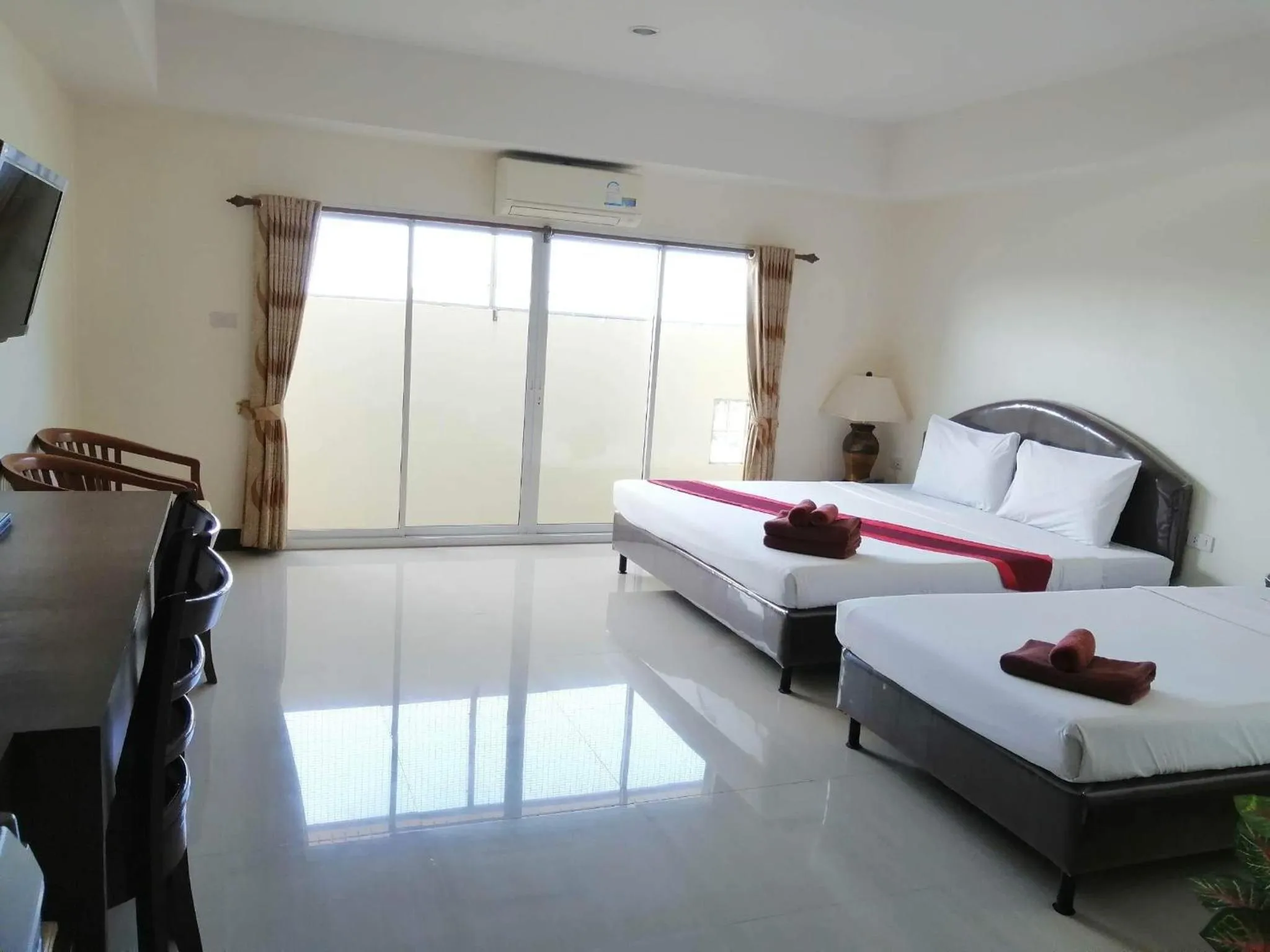 Bed in Pearl Place Hotel