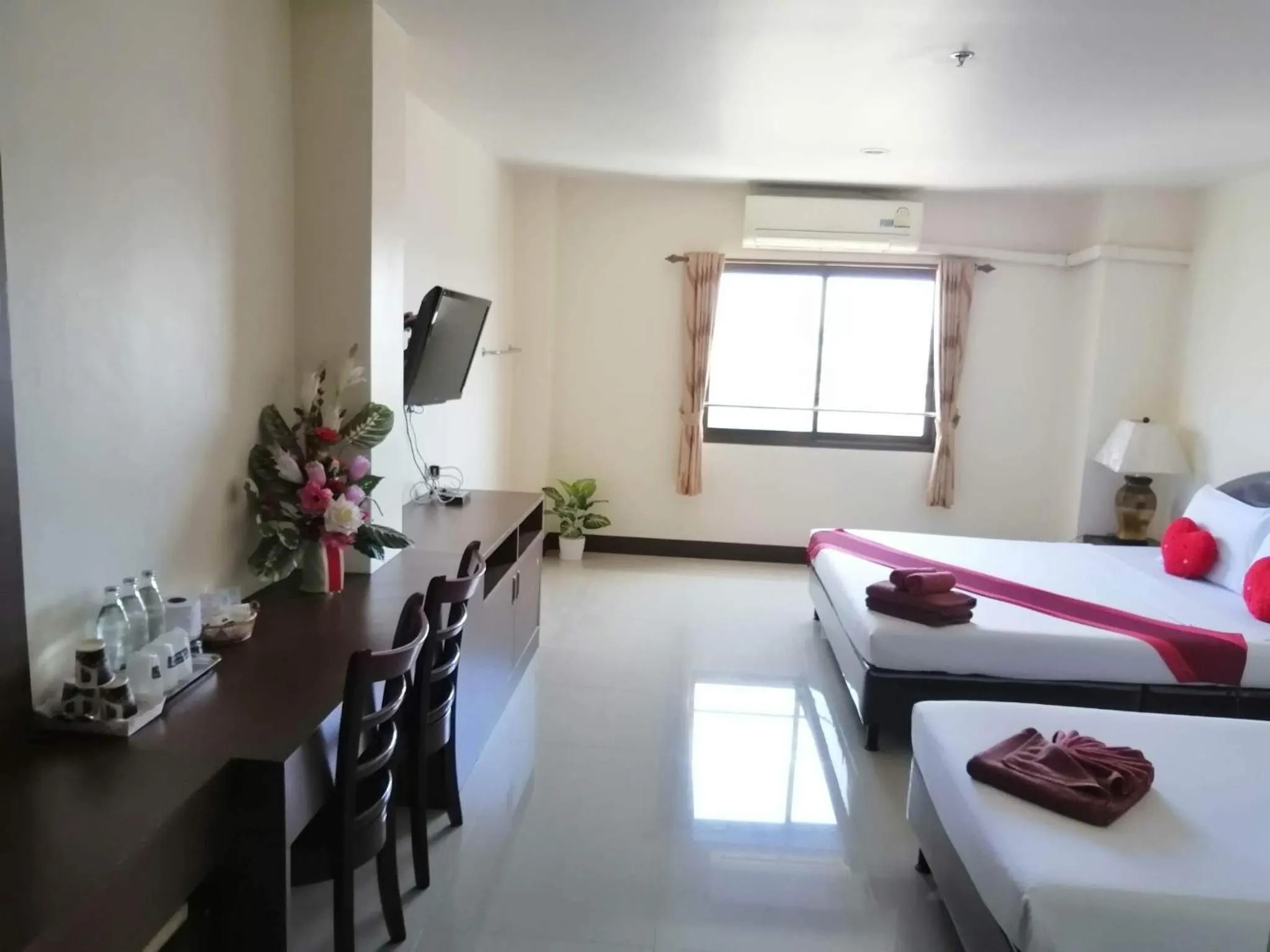 Bed in Pearl Place Hotel