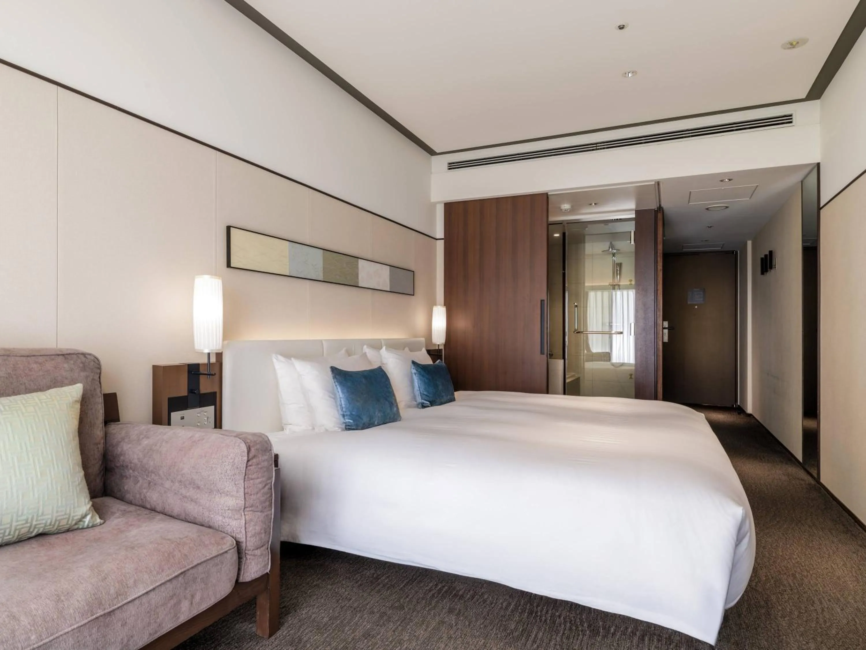 Bed in Solaria Nishitetsu Hotel Kyoto Premier