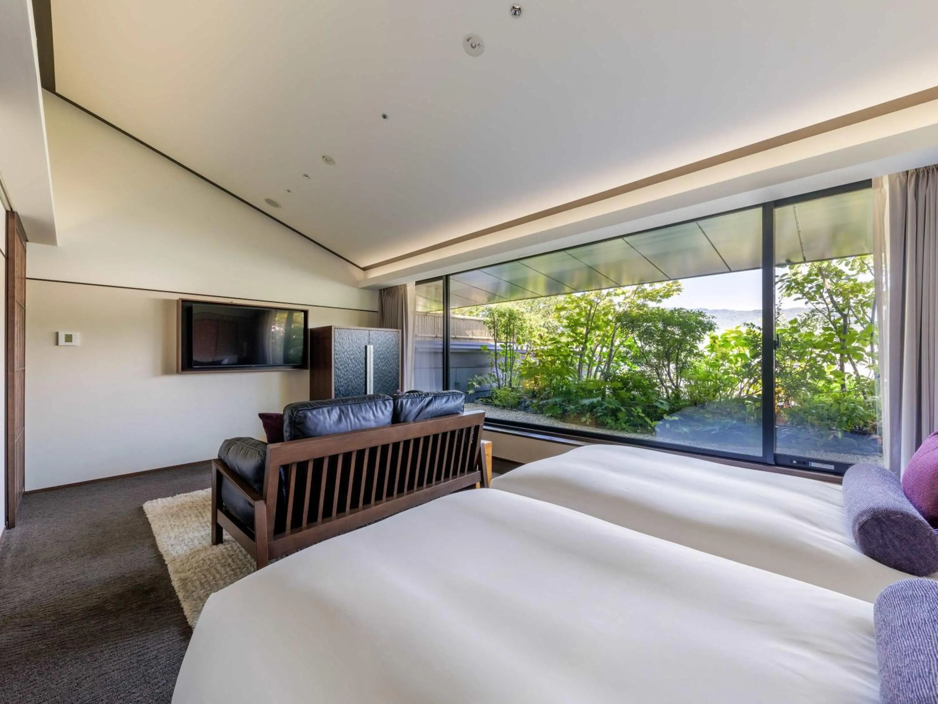 Photo of the whole room, Bed in Solaria Nishitetsu Hotel Kyoto Premier