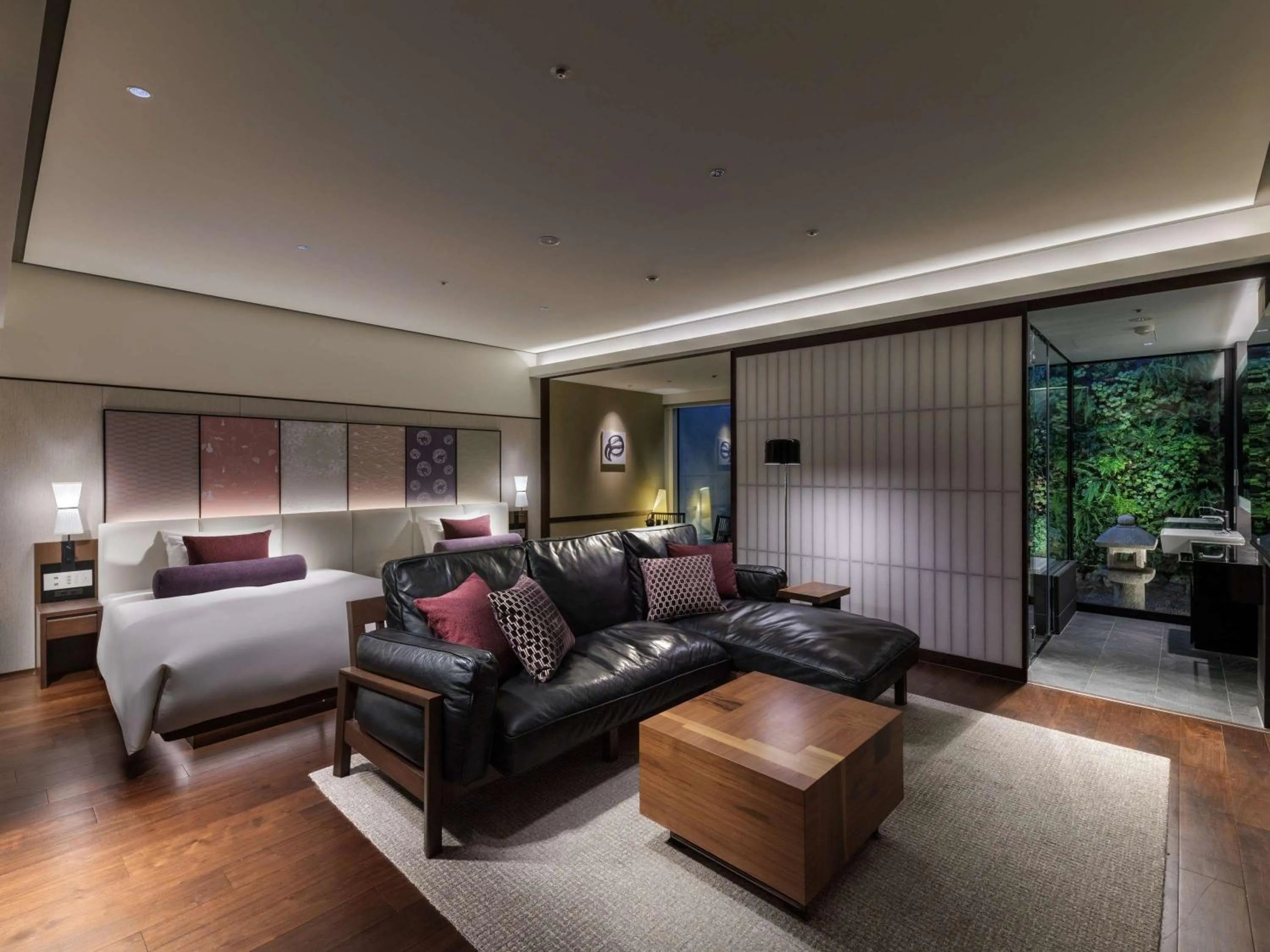 Photo of the whole room, Bed in Solaria Nishitetsu Hotel Kyoto Premier