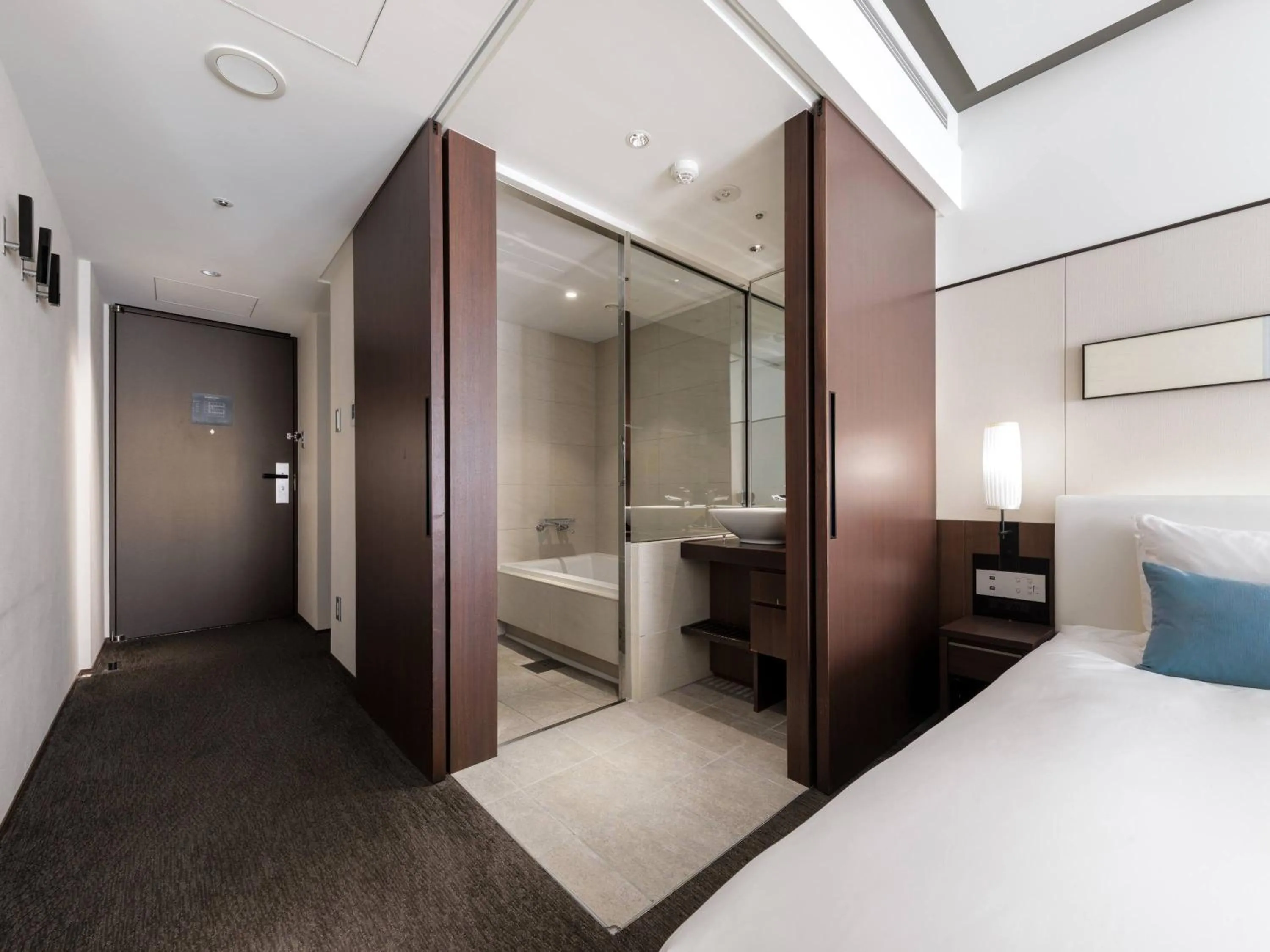 Bathroom, Bed in Solaria Nishitetsu Hotel Kyoto Premier