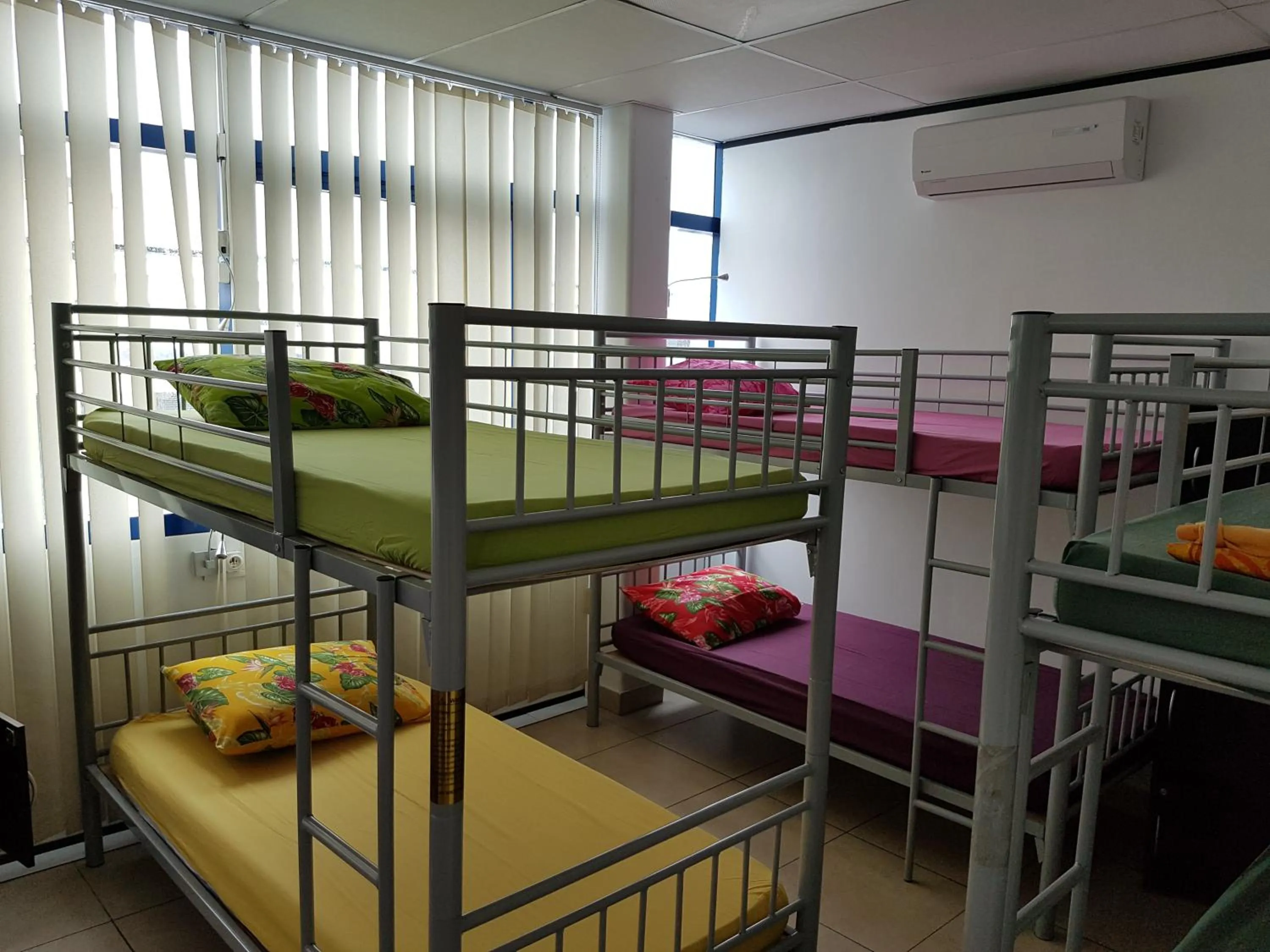 bunk bed, Bed in Mahana Lodge Hostel & Backpacker