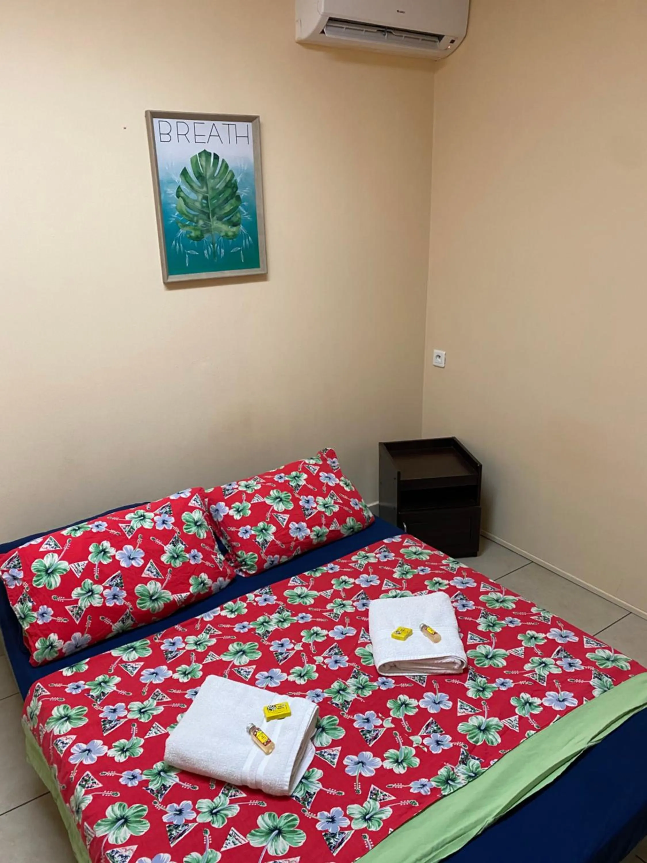 Bedroom, Bed in Mahana Lodge Hostel & Backpacker