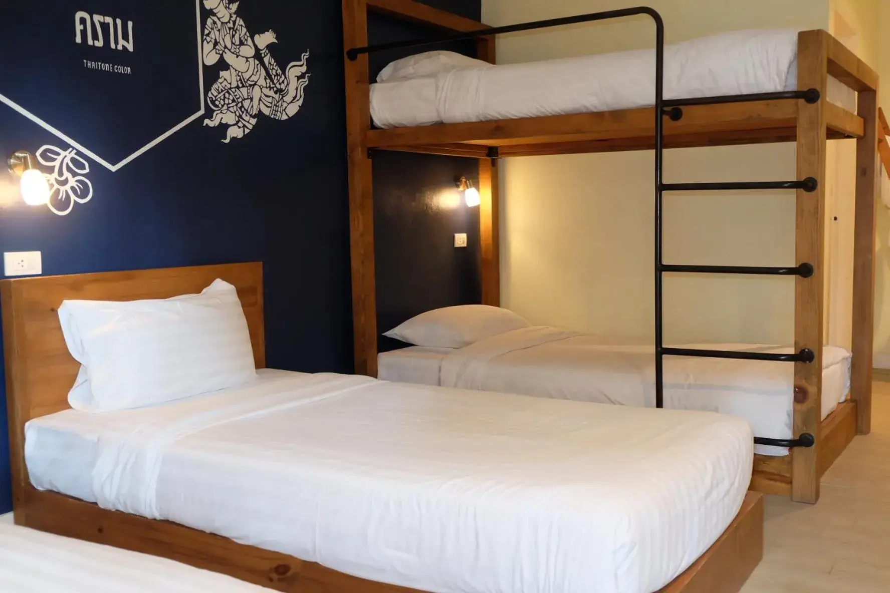 Deluxe Family Room in Siri Poshtel Bangkok Deluxe Family Room in Siri Poshtel Bangkok