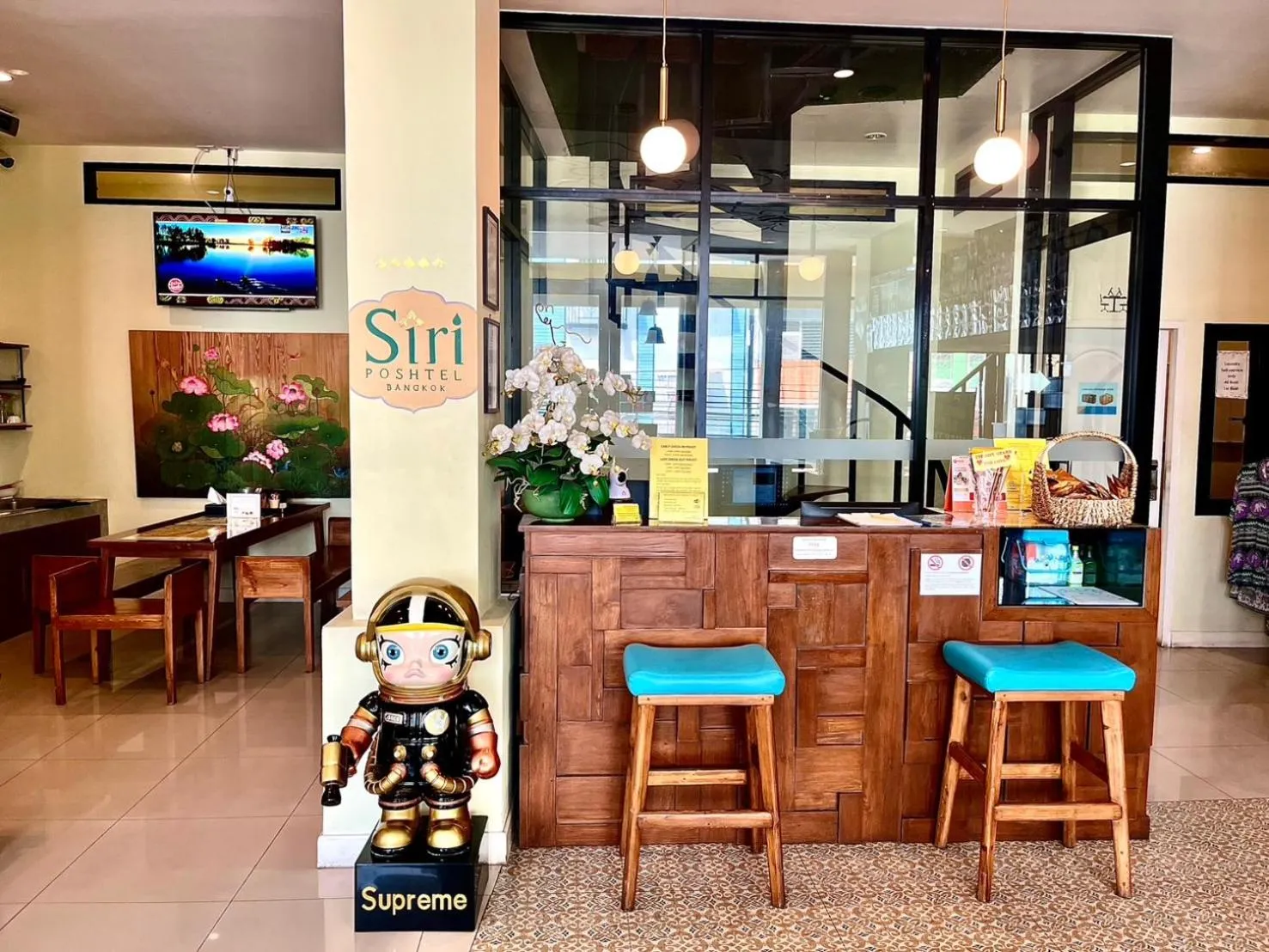 Lobby or reception in Siri Poshtel Bangkok