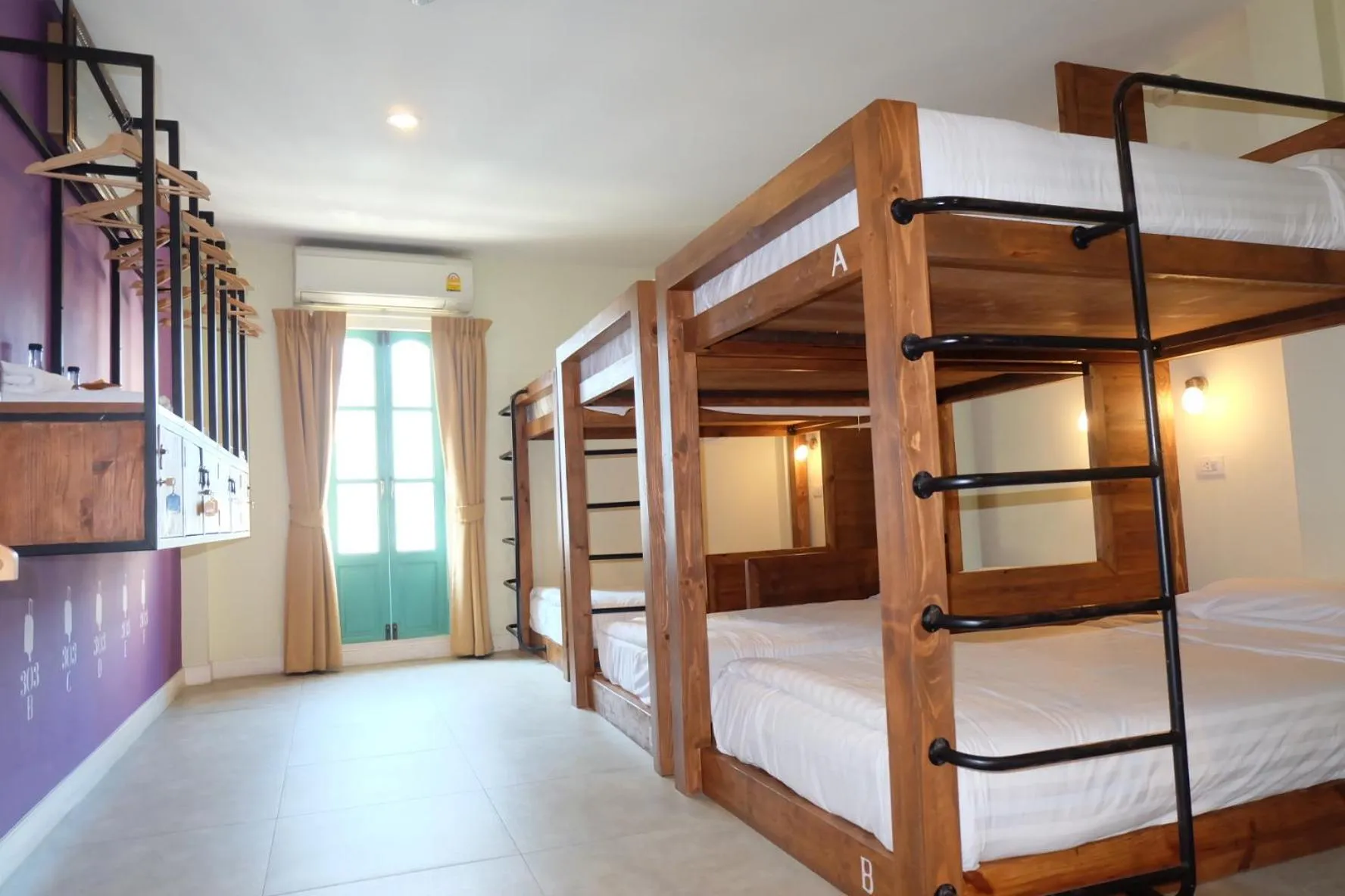 Photo of the whole room, Bed in Siri Poshtel Bangkok