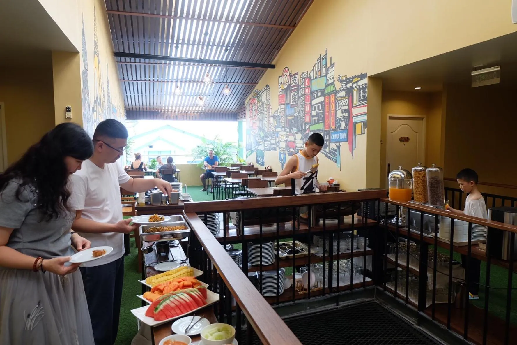 Restaurant/places to eat in Siri Poshtel Bangkok