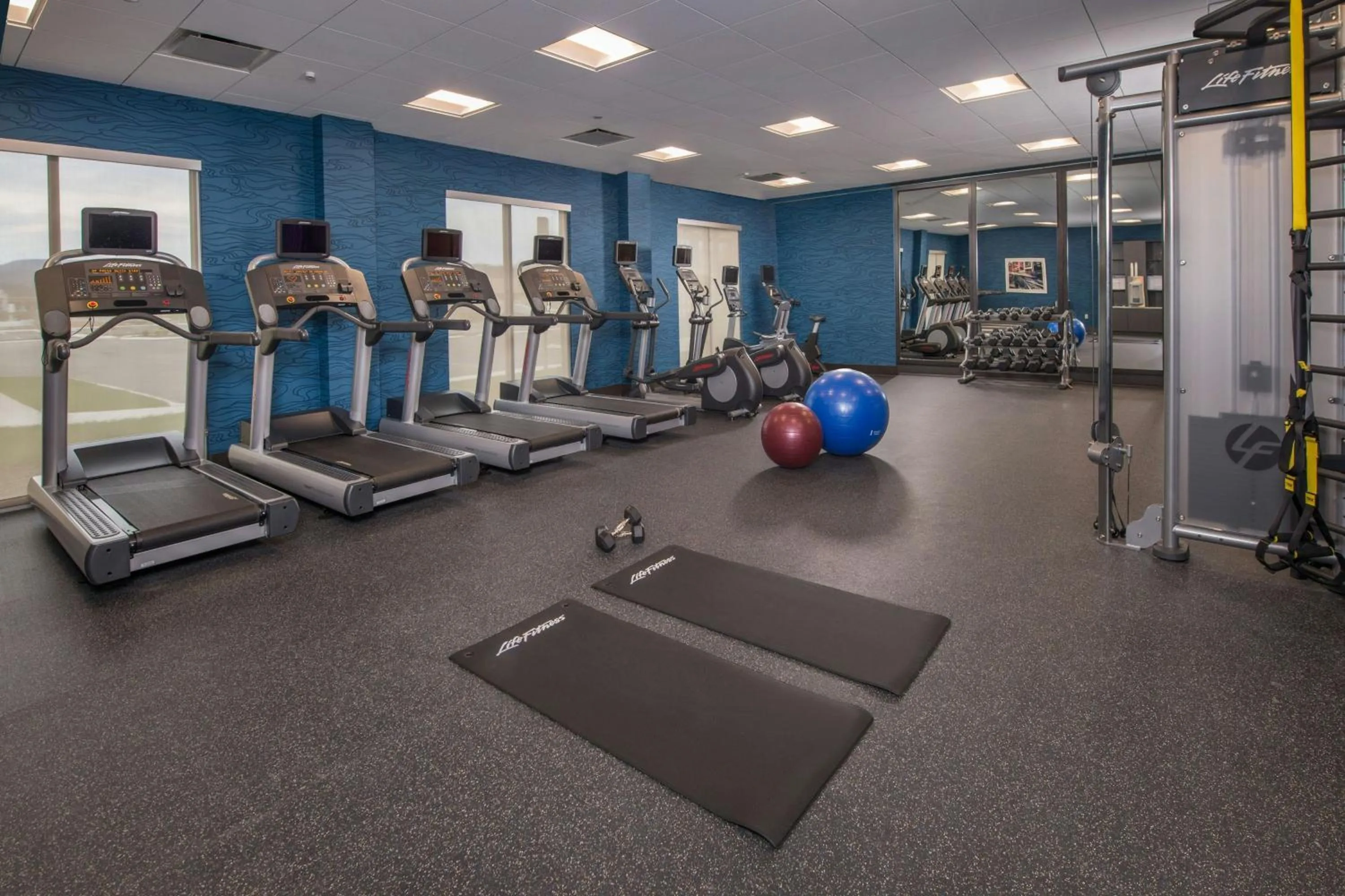 Fitness centre/facilities in Fairfield Inn & Suites by Marriott Altoona