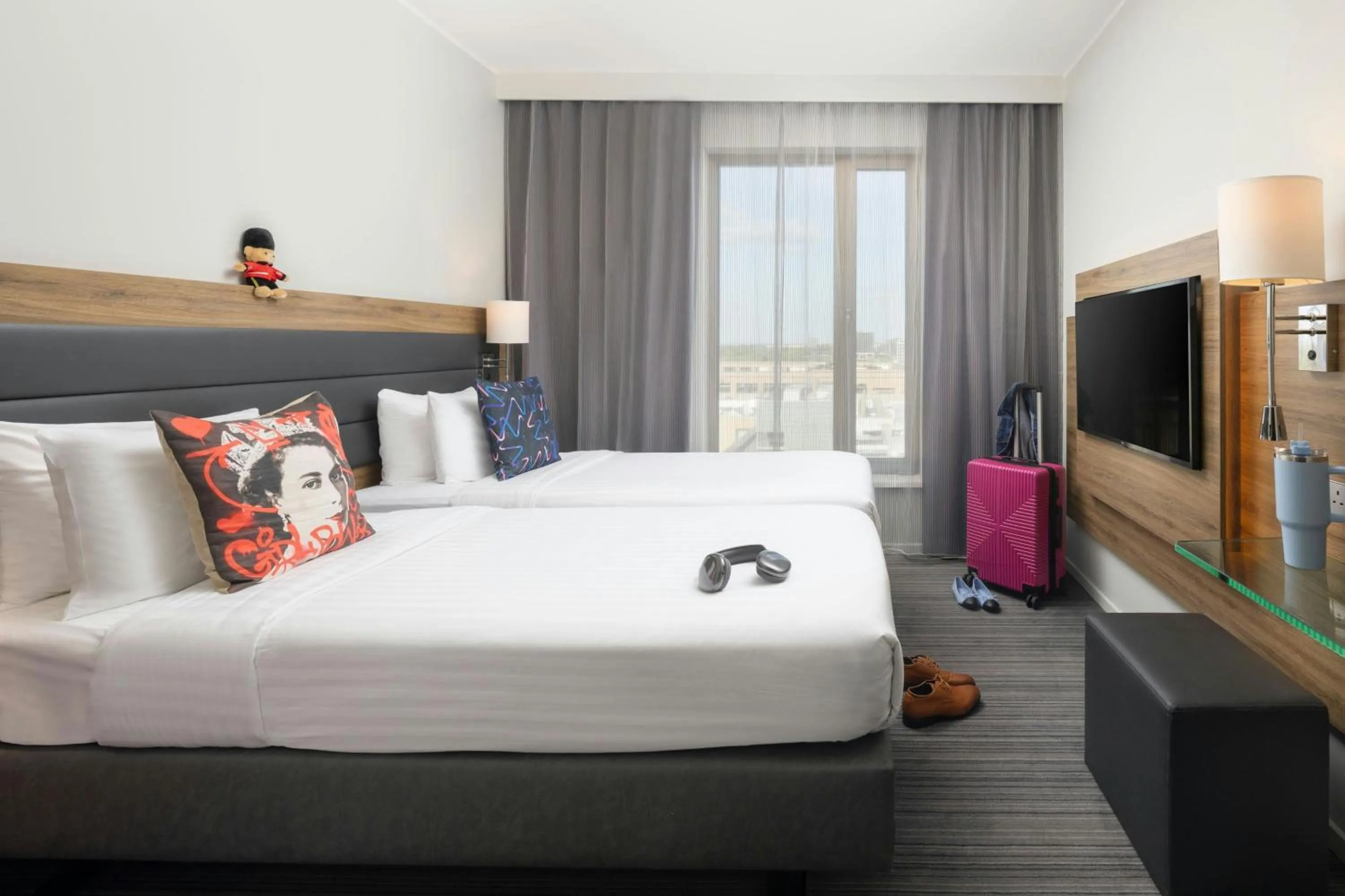 Photo of the whole room, Bed in Moxy London Excel