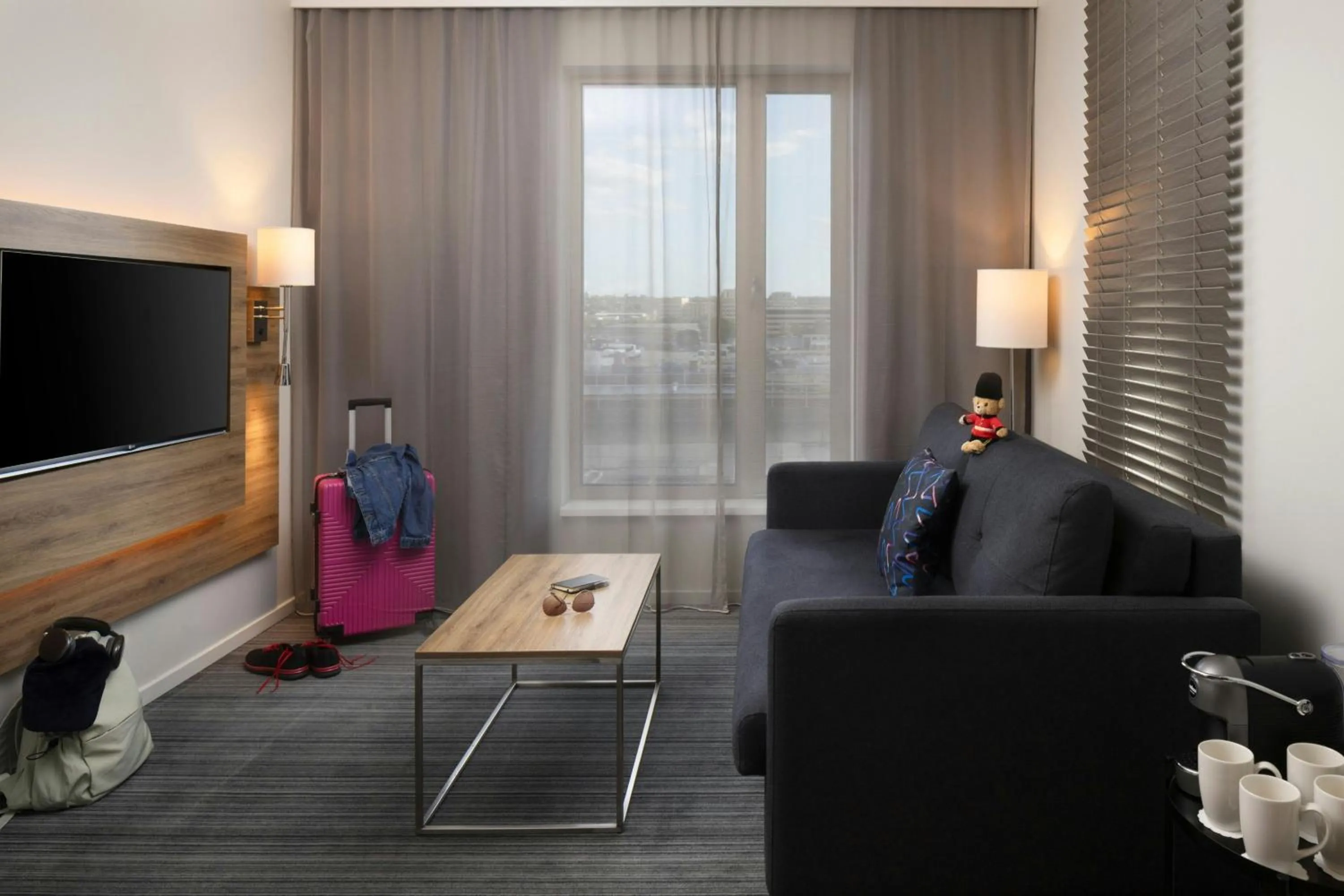 Lounge or bar in Moxy London Excel