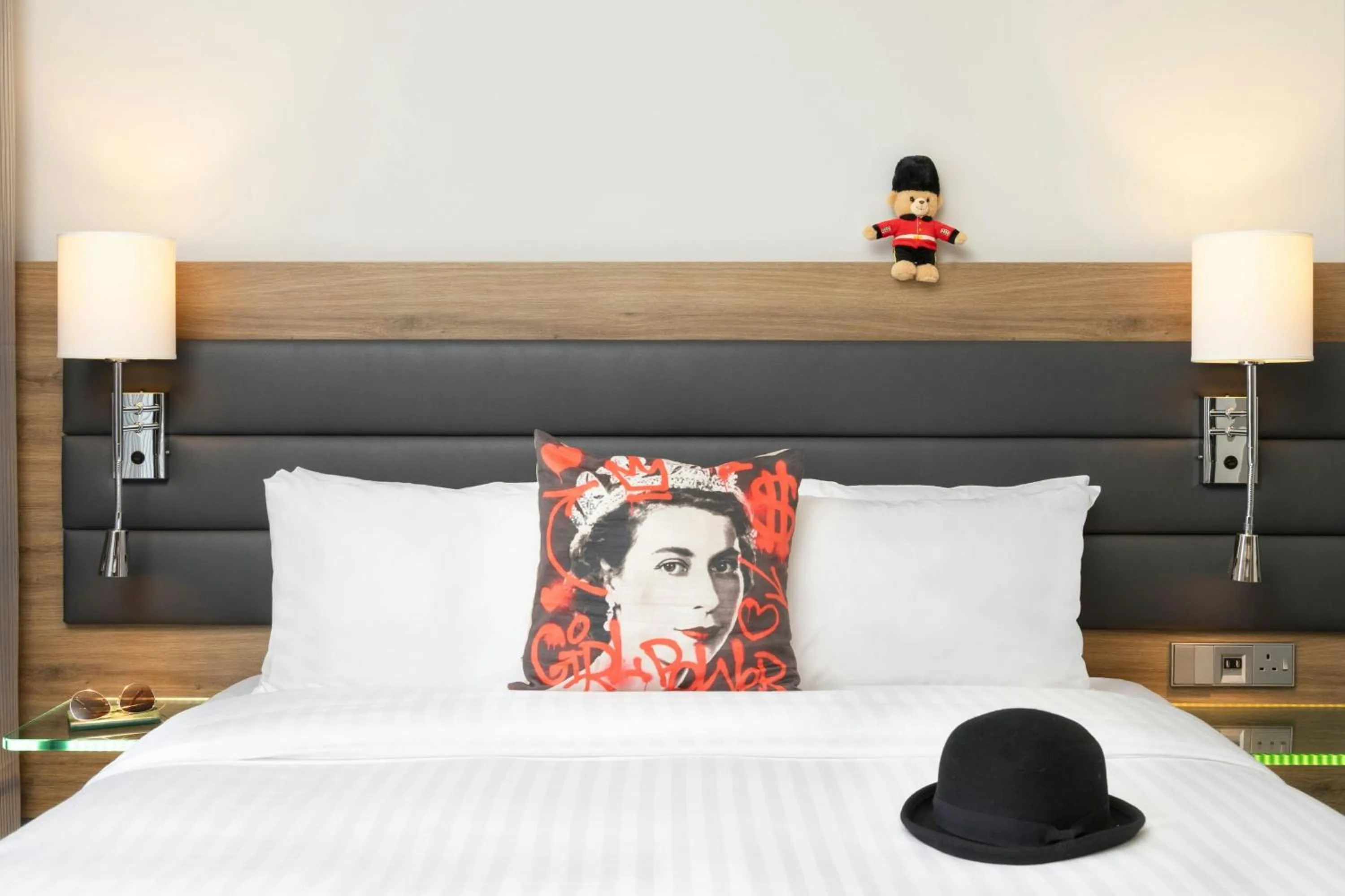 Photo of the whole room, Bed in Moxy London Excel