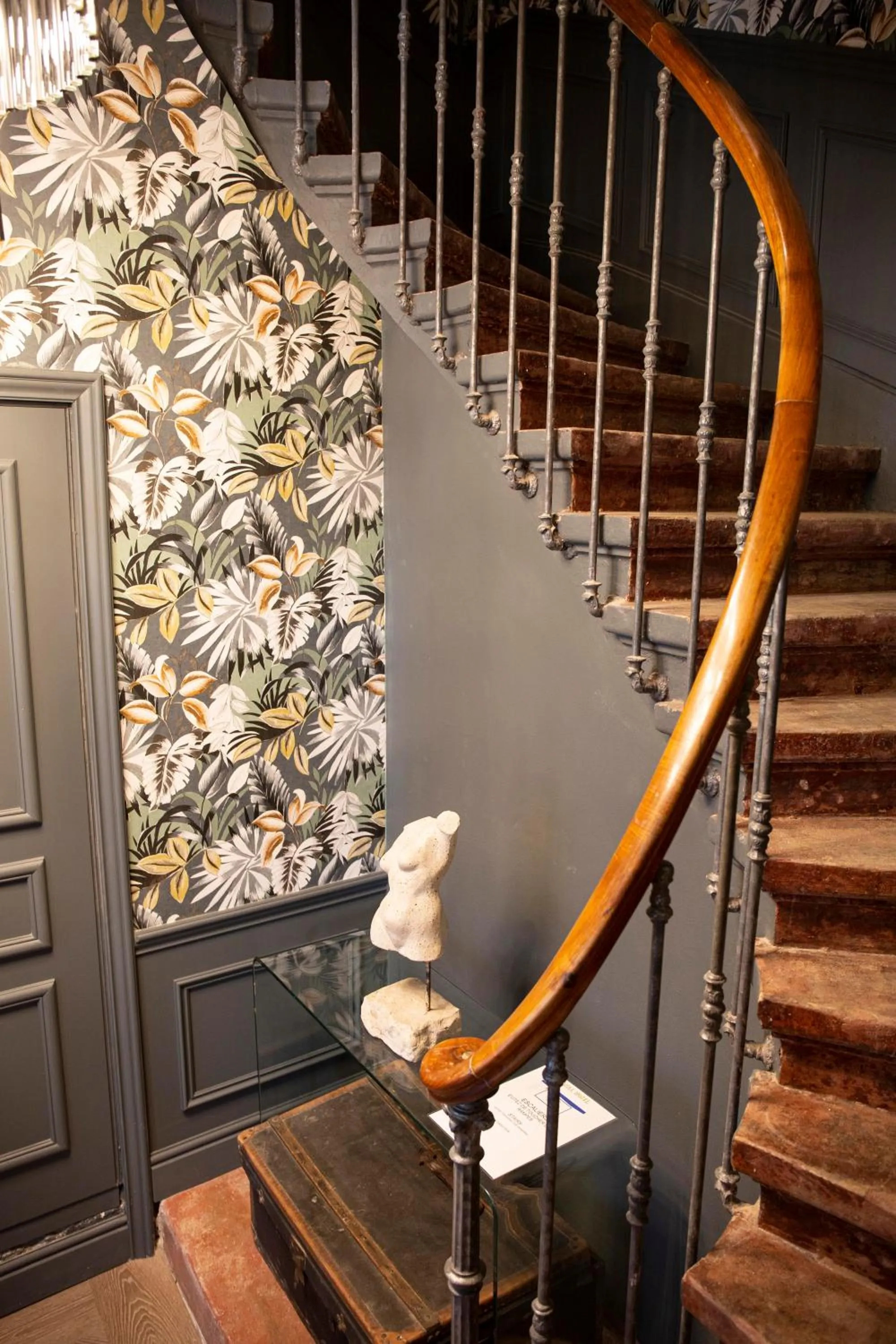 Decorative detail in Hôtel Royal