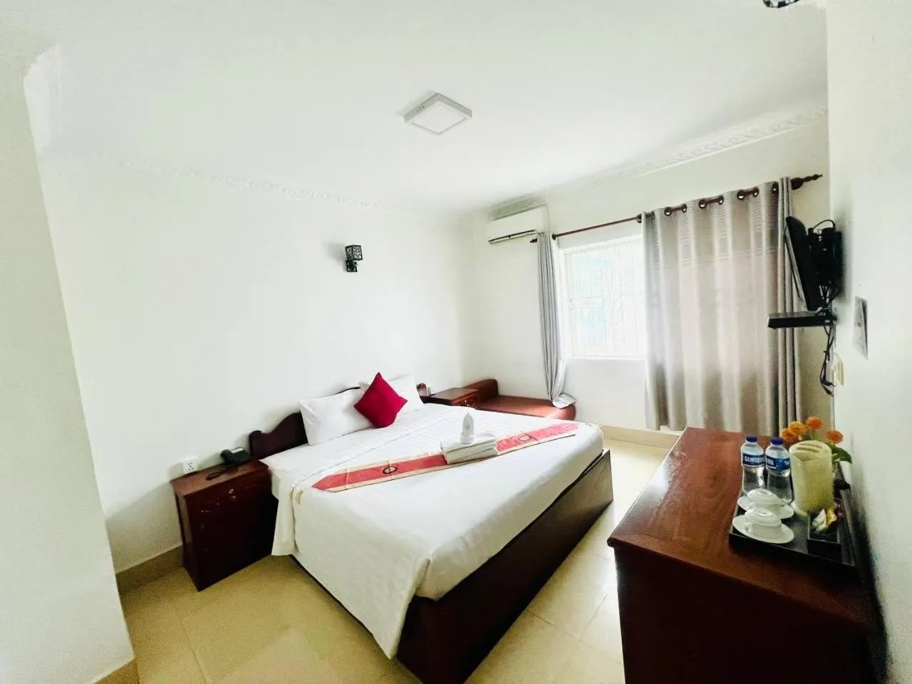 Bed in The One by Nika