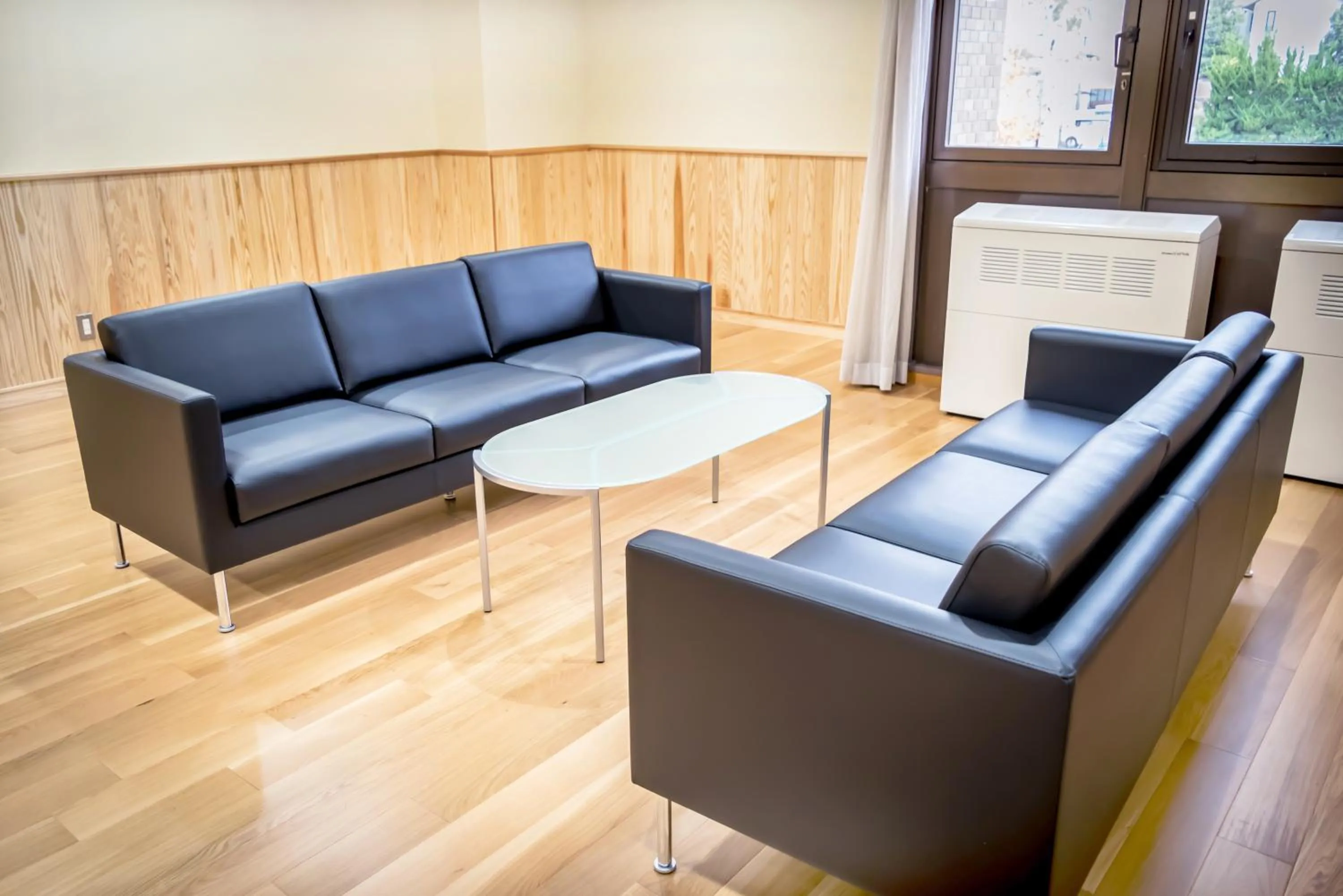 Communal lounge/ TV room in NARA Visitor Center and Inn