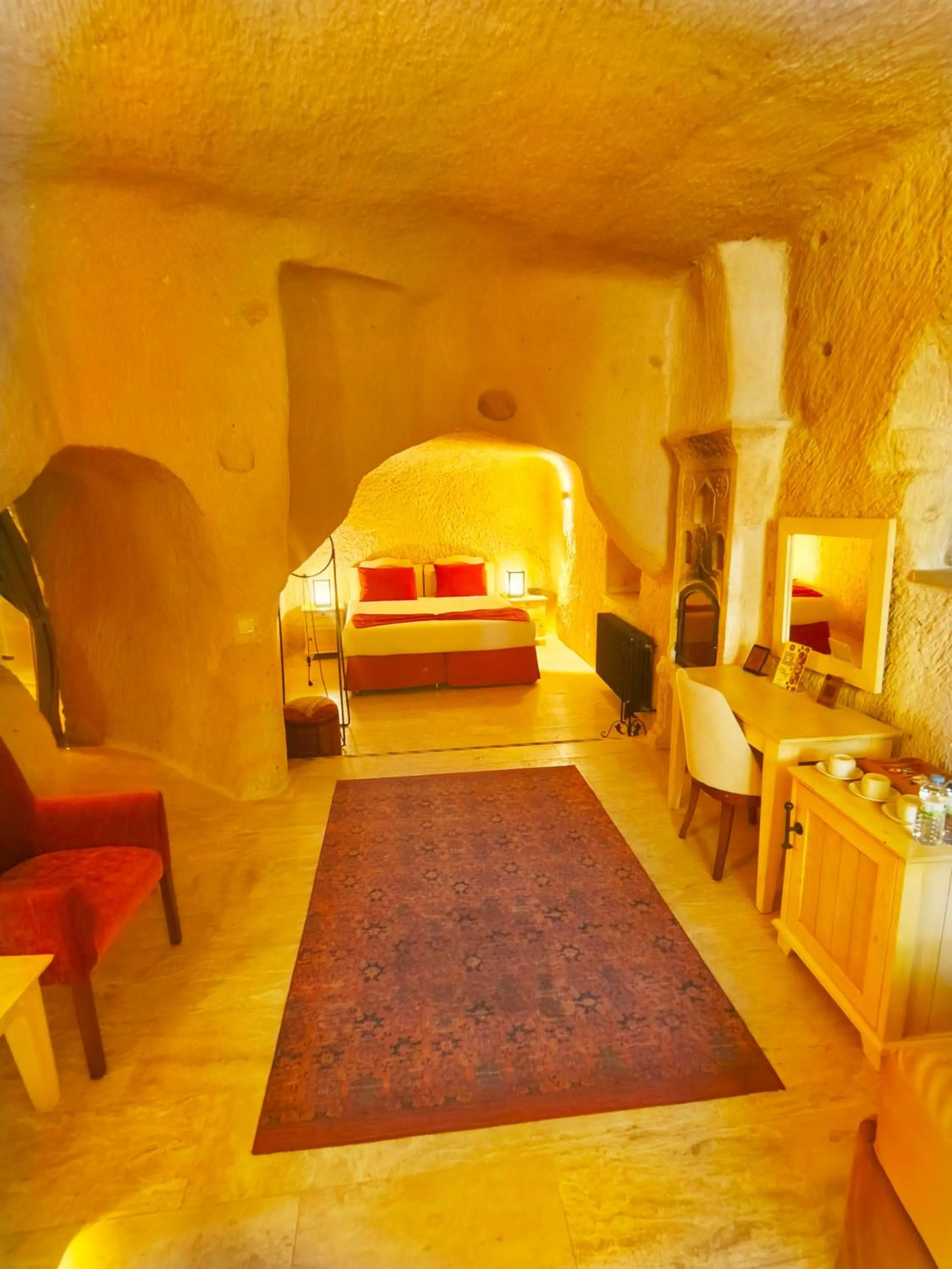 Acropolis Cave Suite
