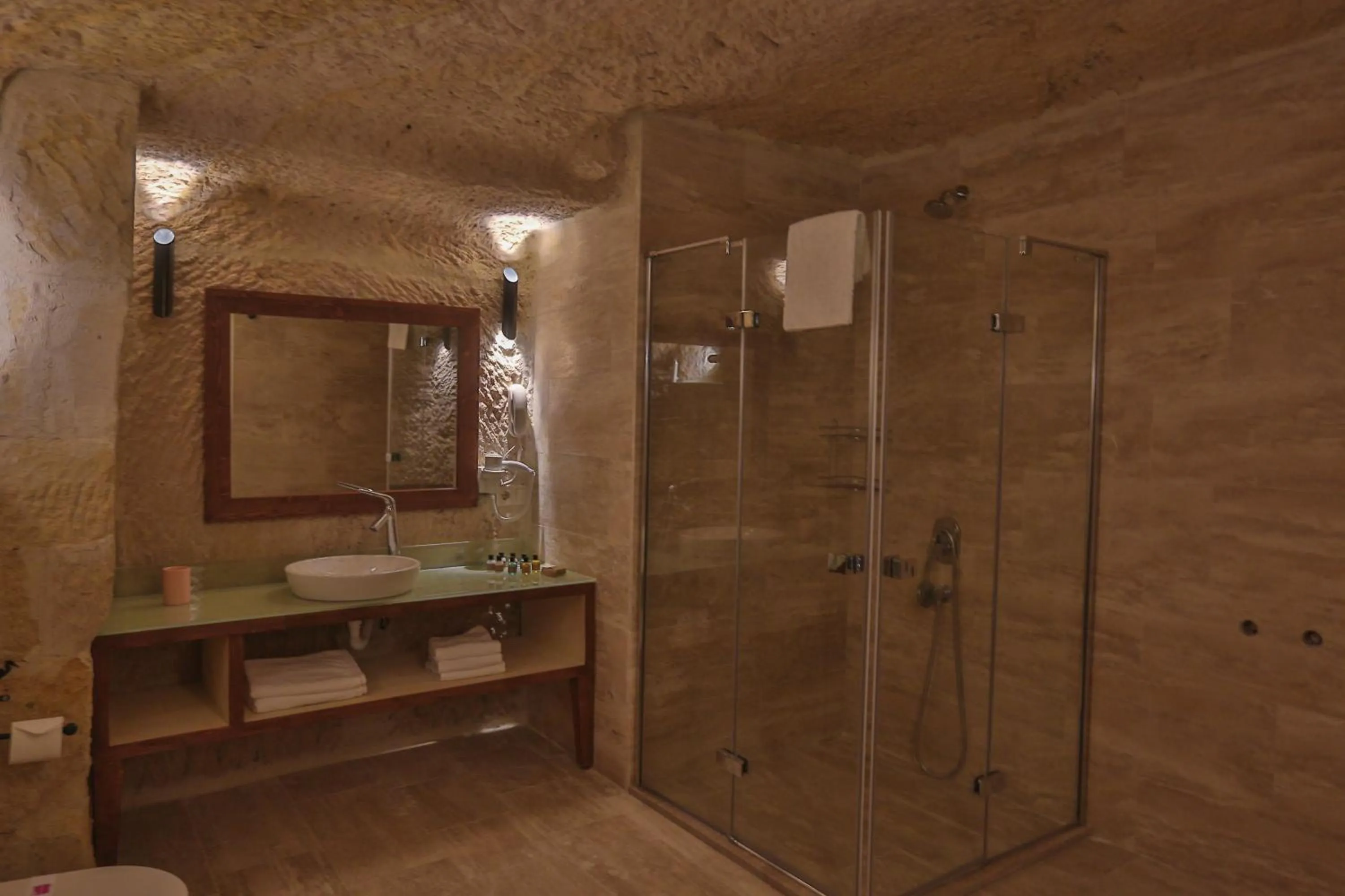 Shower in Acropolis Cave Suite