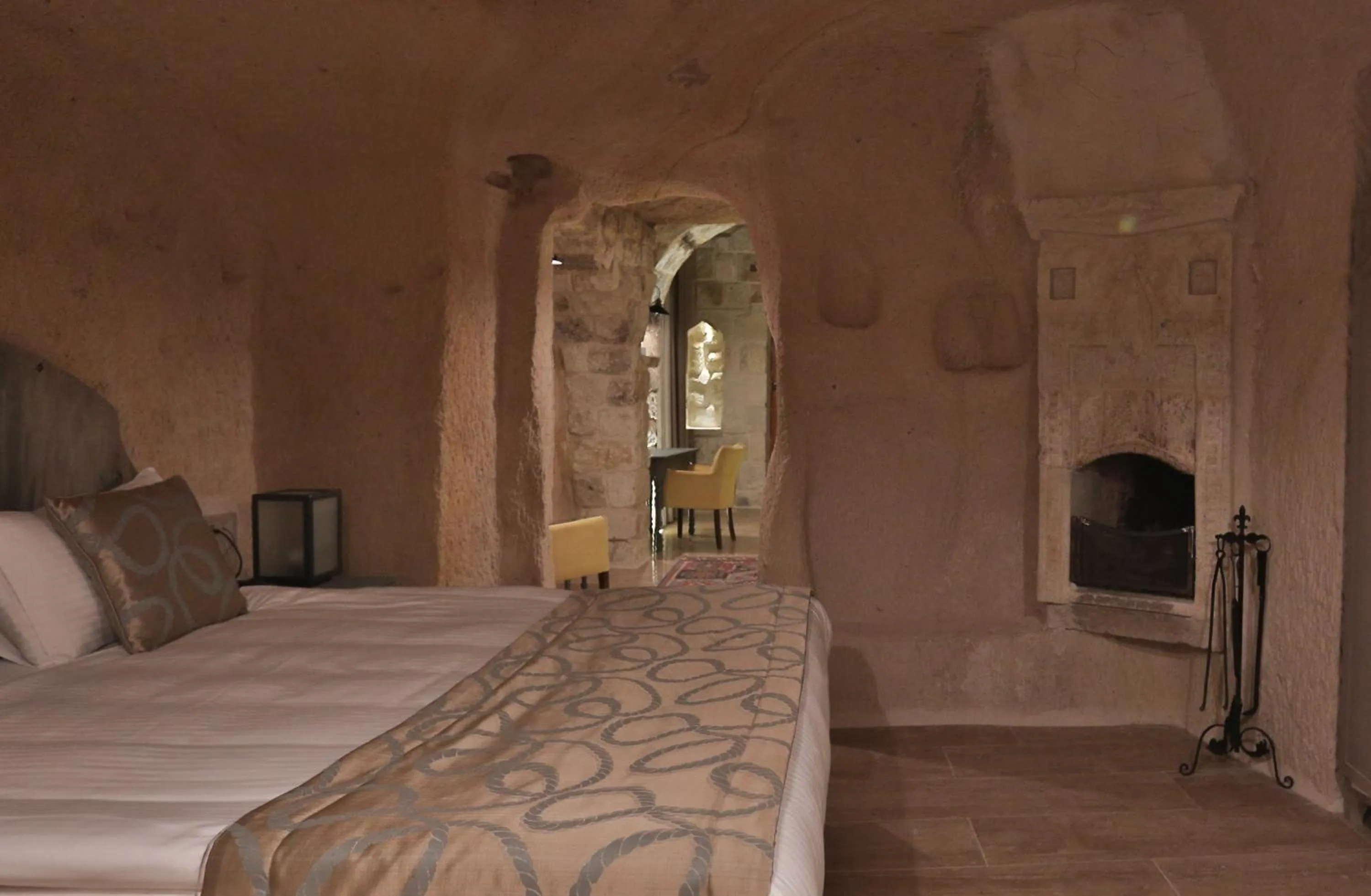 Other, Bed in Acropolis Cave Suite