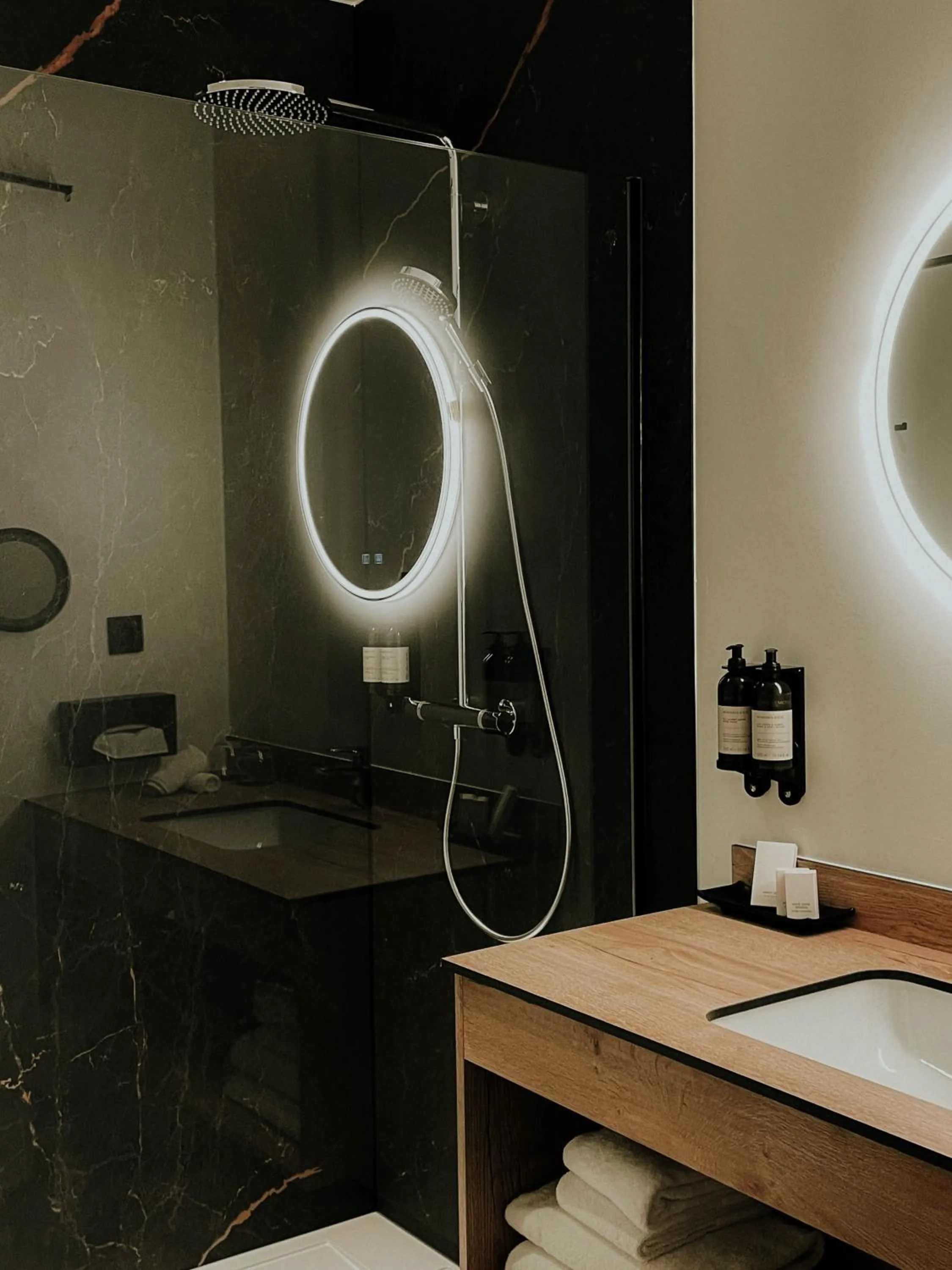 Shower in Hotel Harmony