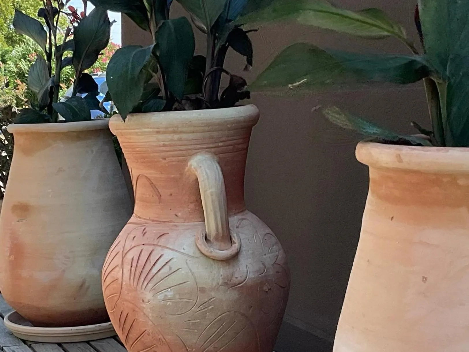 Decorative detail in B&B HOTEL Toulon Ollioules