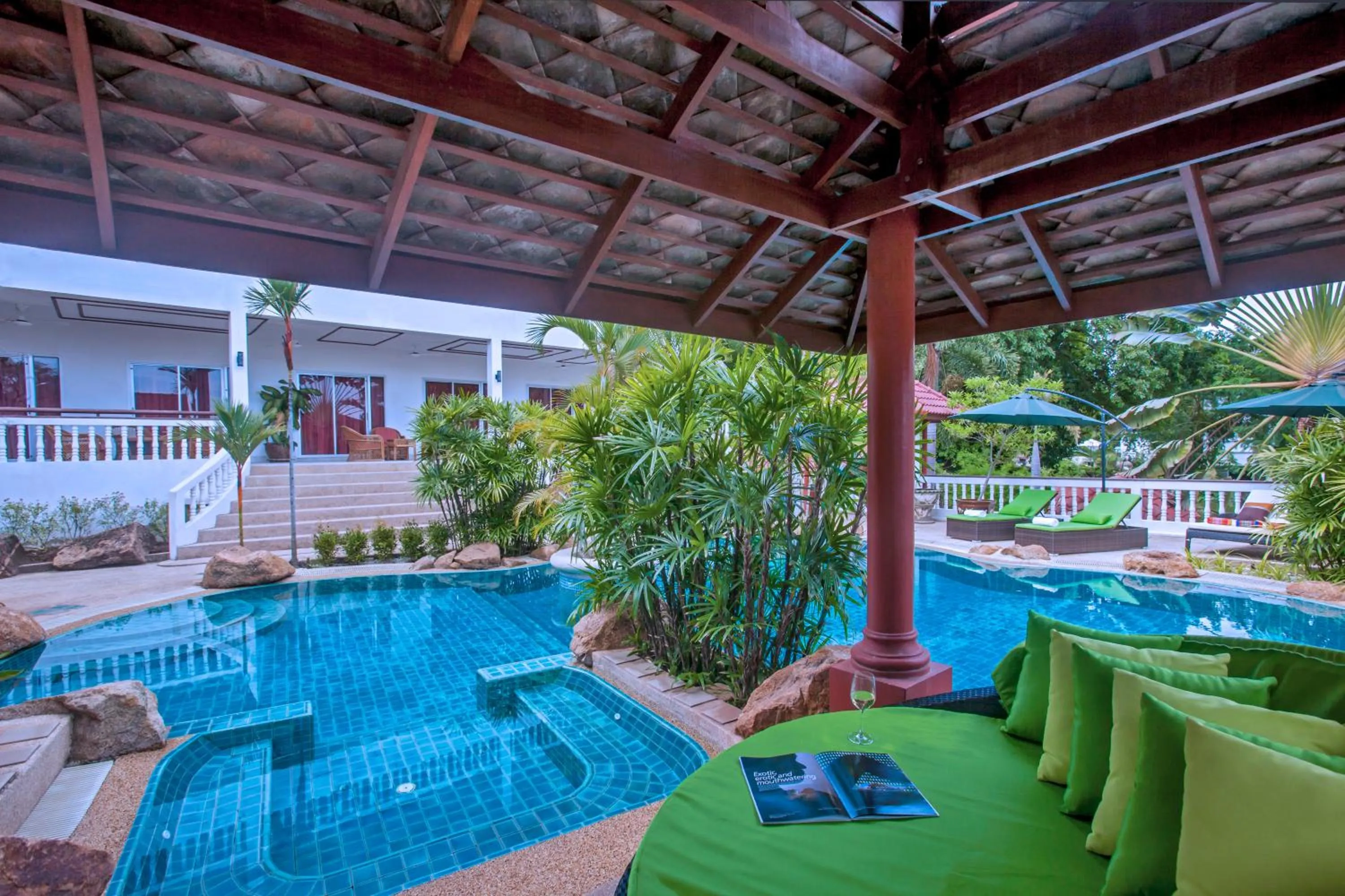 Swimming pool in Samui Little Garden Resort
