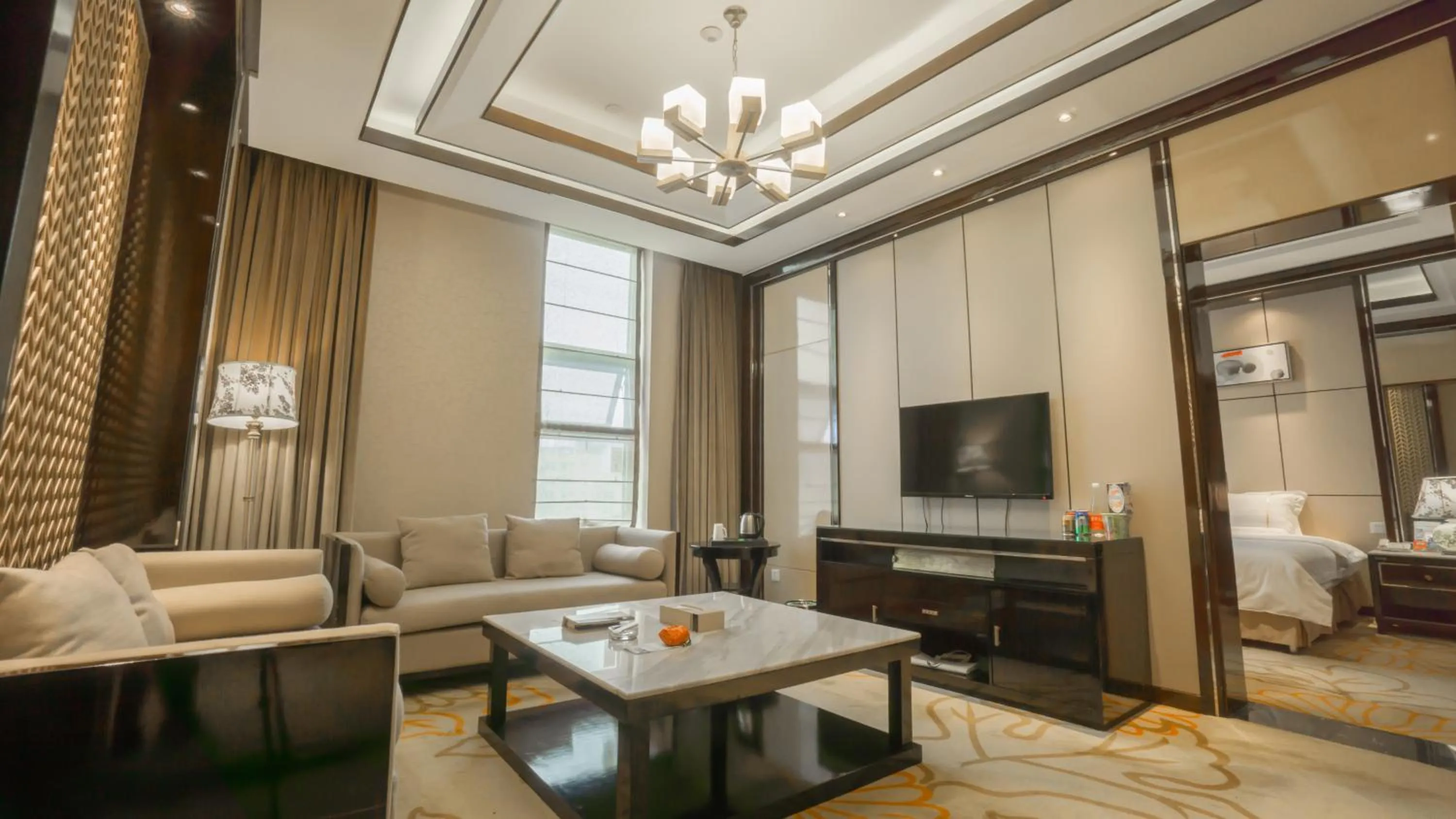 Photo of the whole room, Bed in Jin-Tai Holiday Hotel